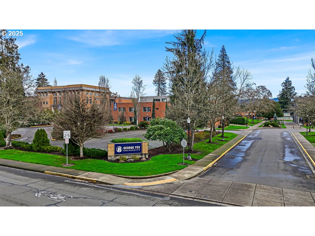 301 E COLUMBIA DR 66