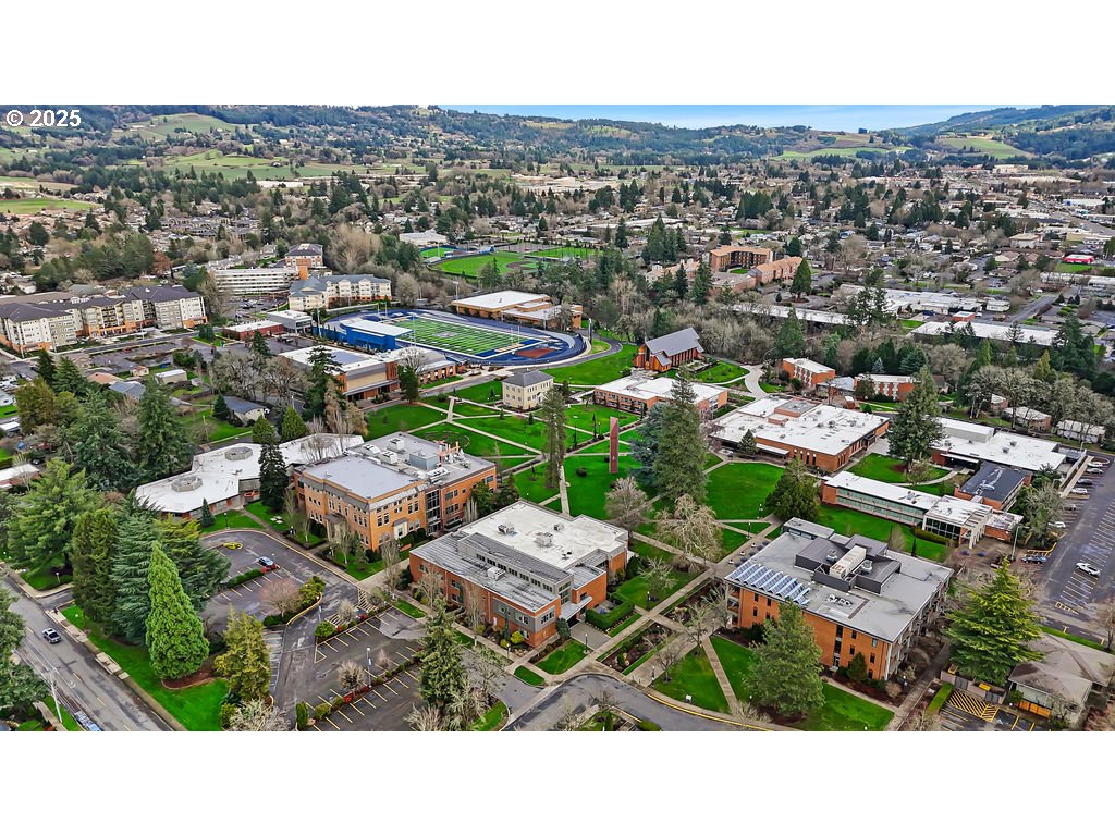 301 E COLUMBIA DR 66