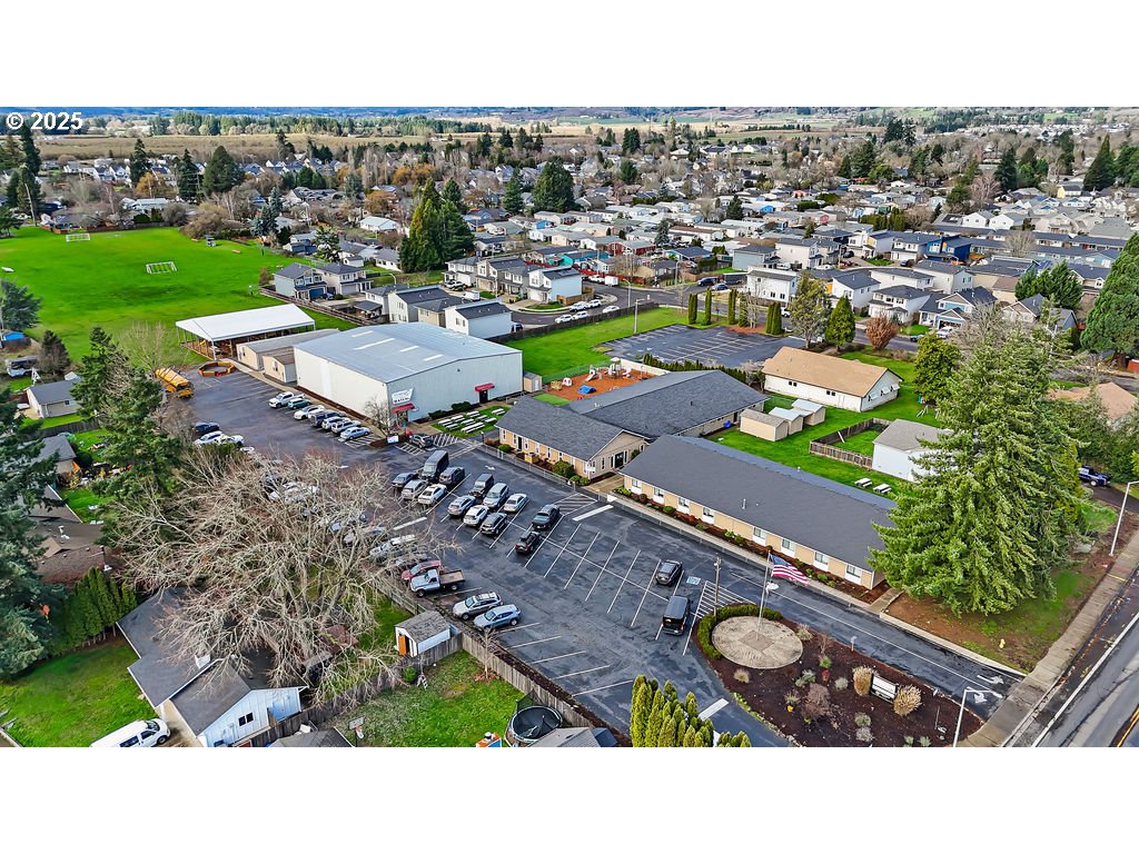 301 E COLUMBIA DR 66