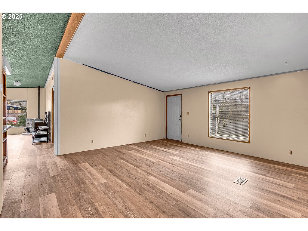 301 E COLUMBIA DR 66