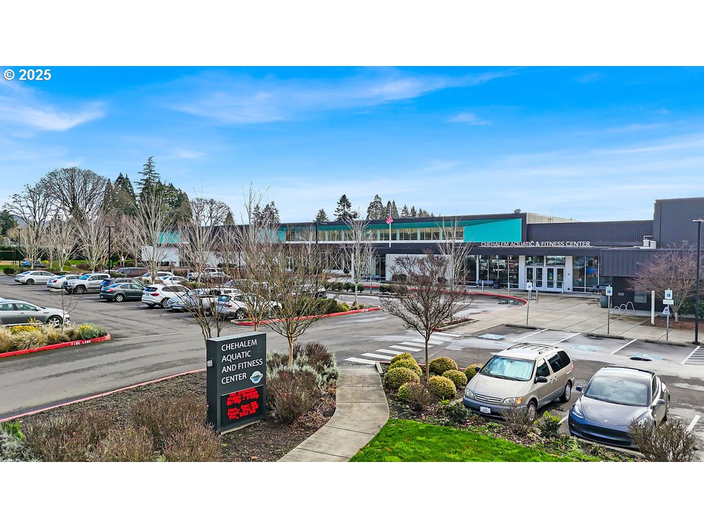 301 E COLUMBIA DR 66