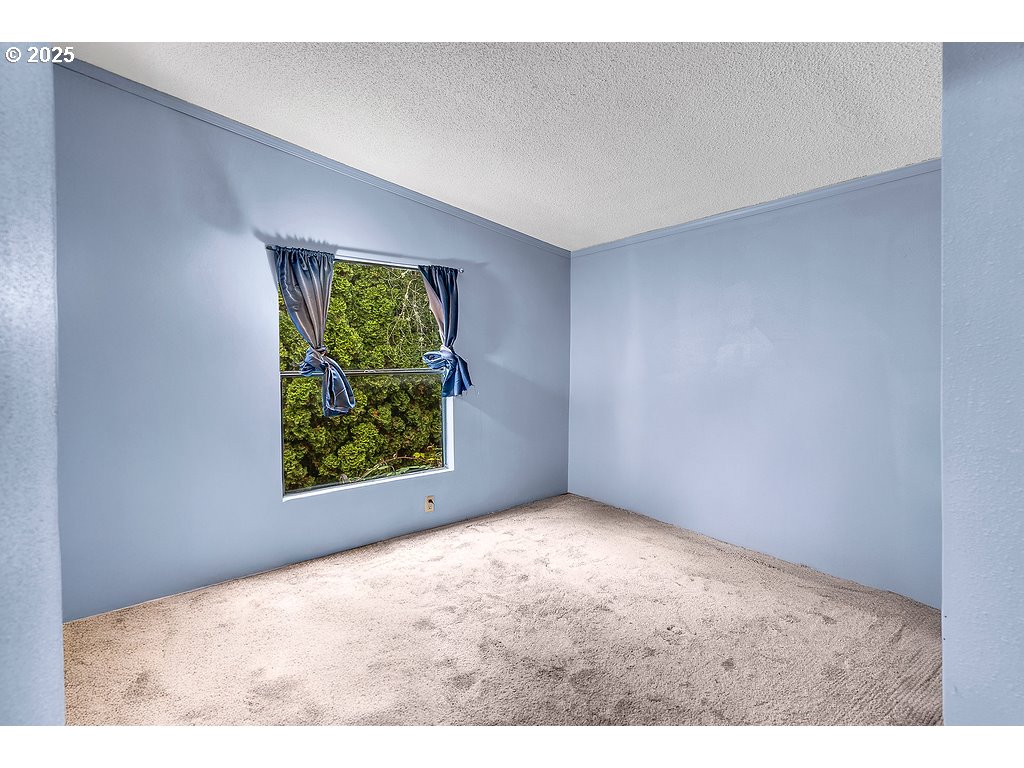 301 E COLUMBIA DR 66