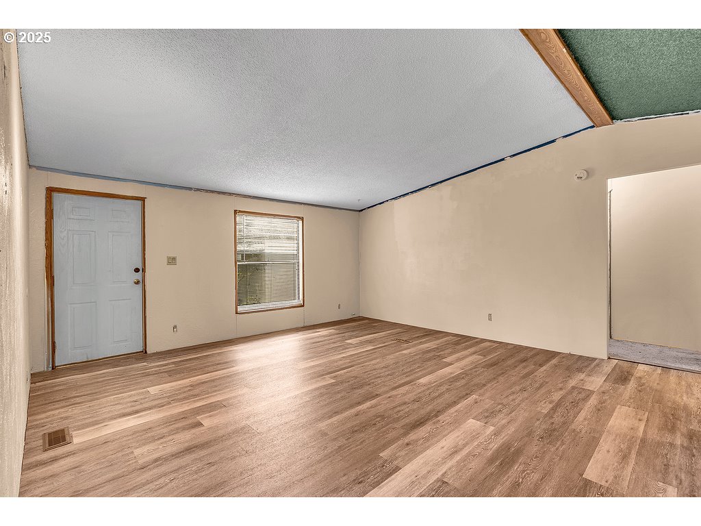 301 E COLUMBIA DR 66