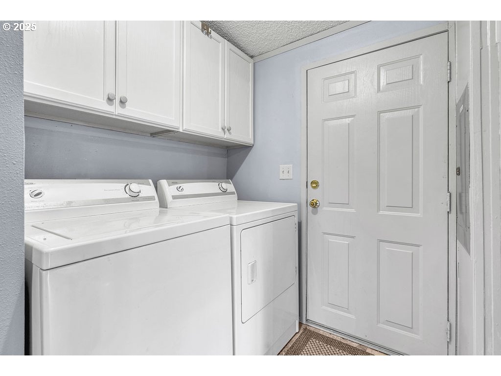 301 E COLUMBIA DR 66