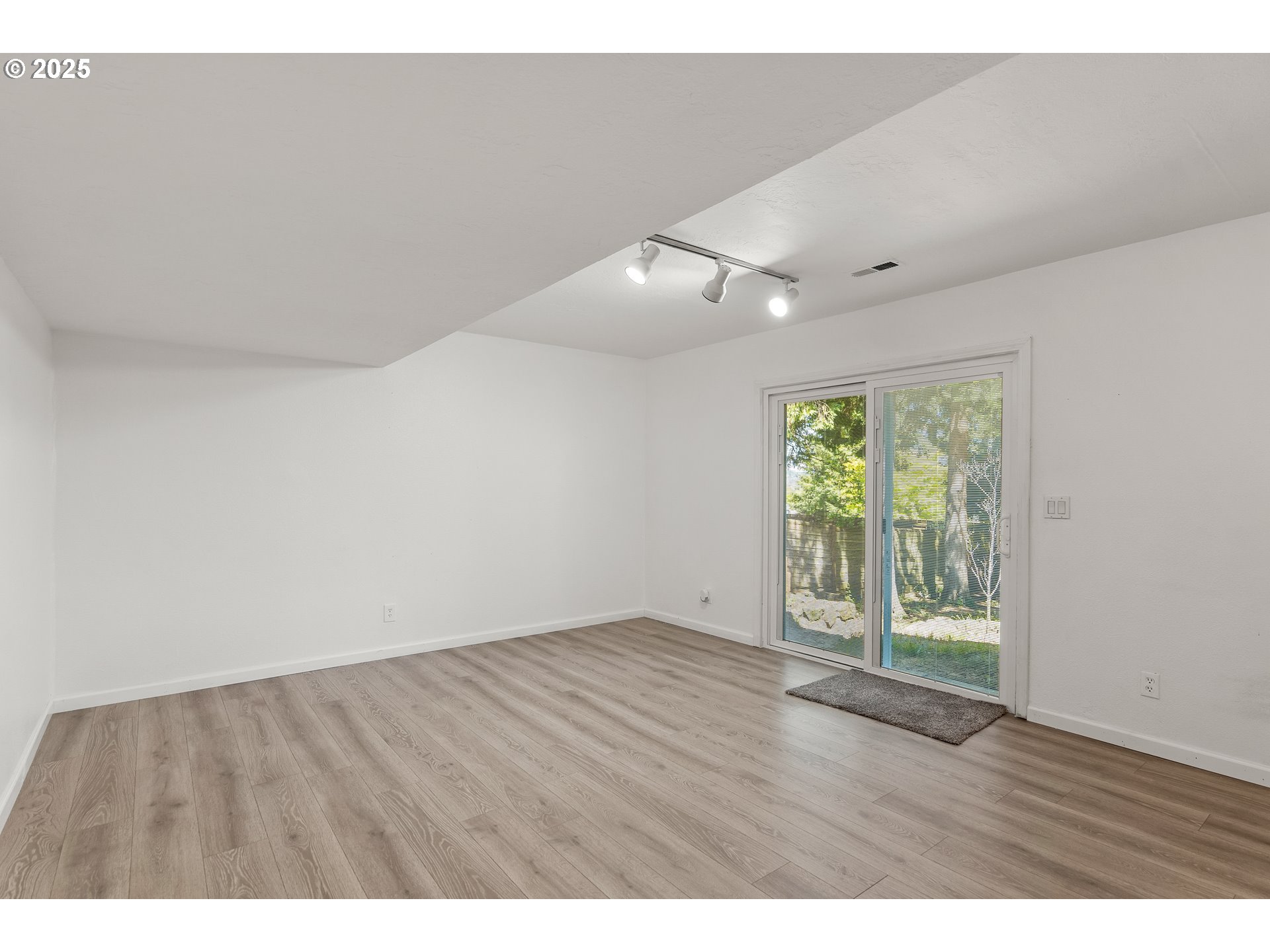 14707 SW WILLAMETTE ST