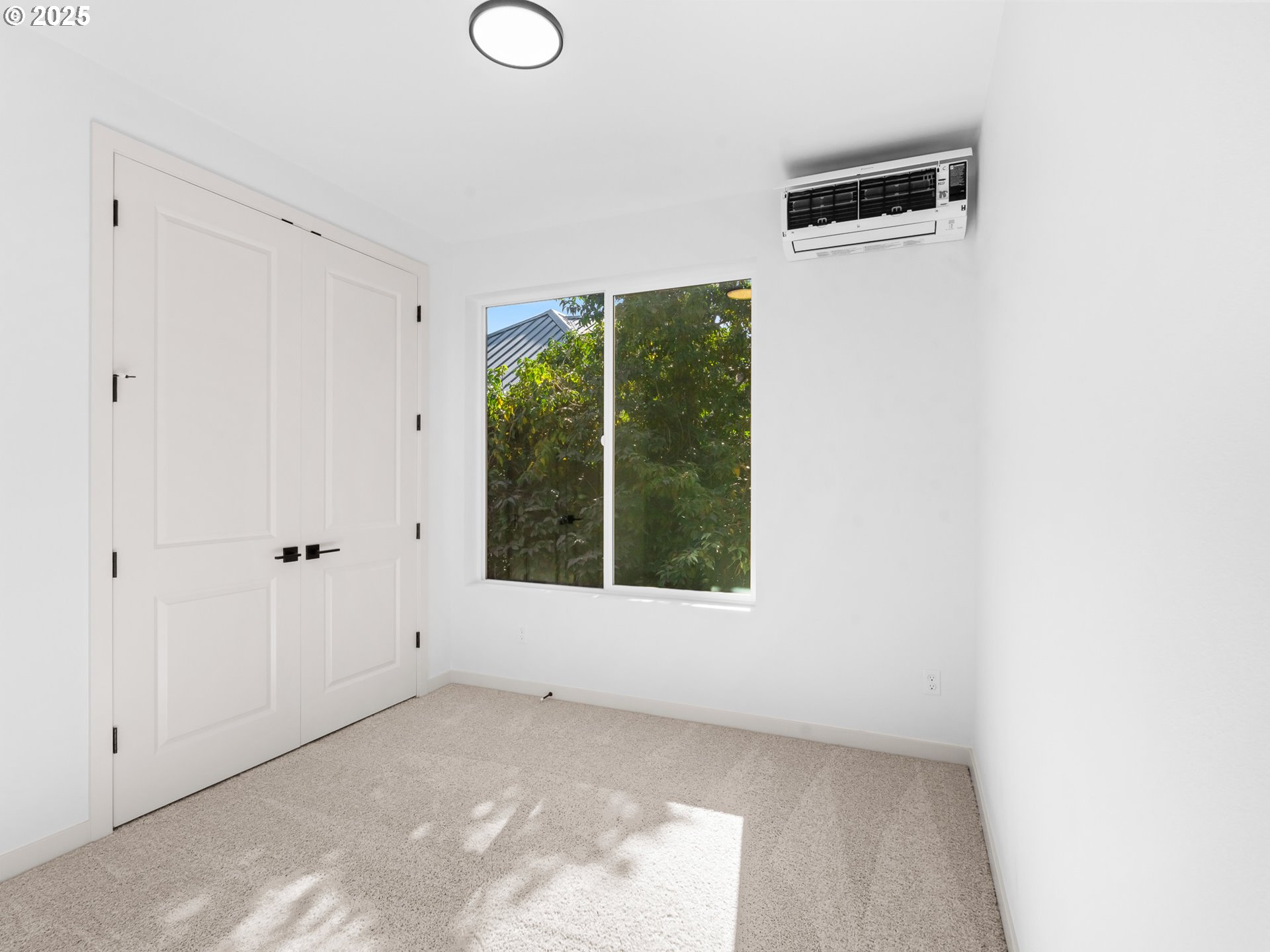 1062 SE Franklin ST, Portland