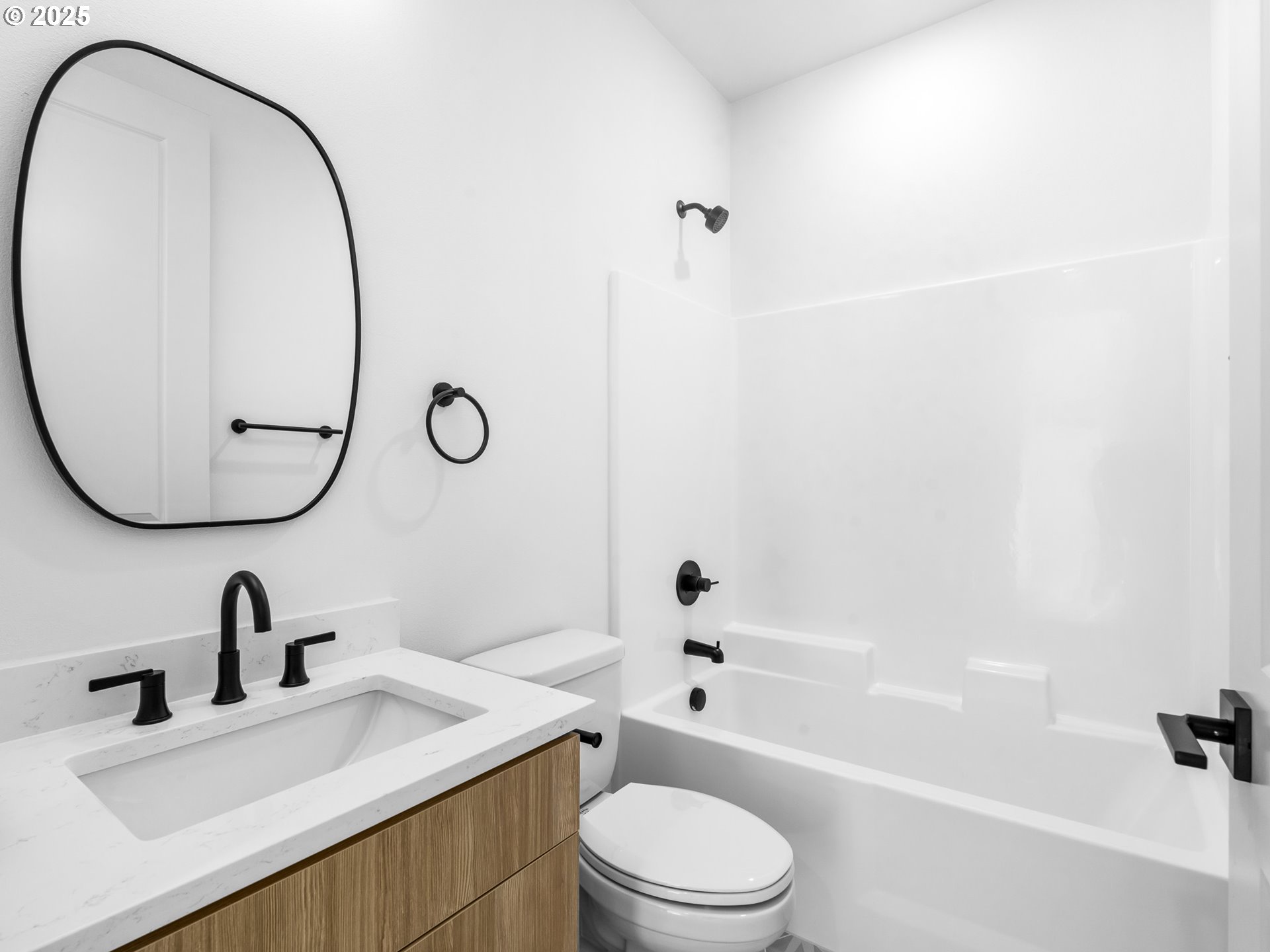 1062 SE Franklin ST, Portland