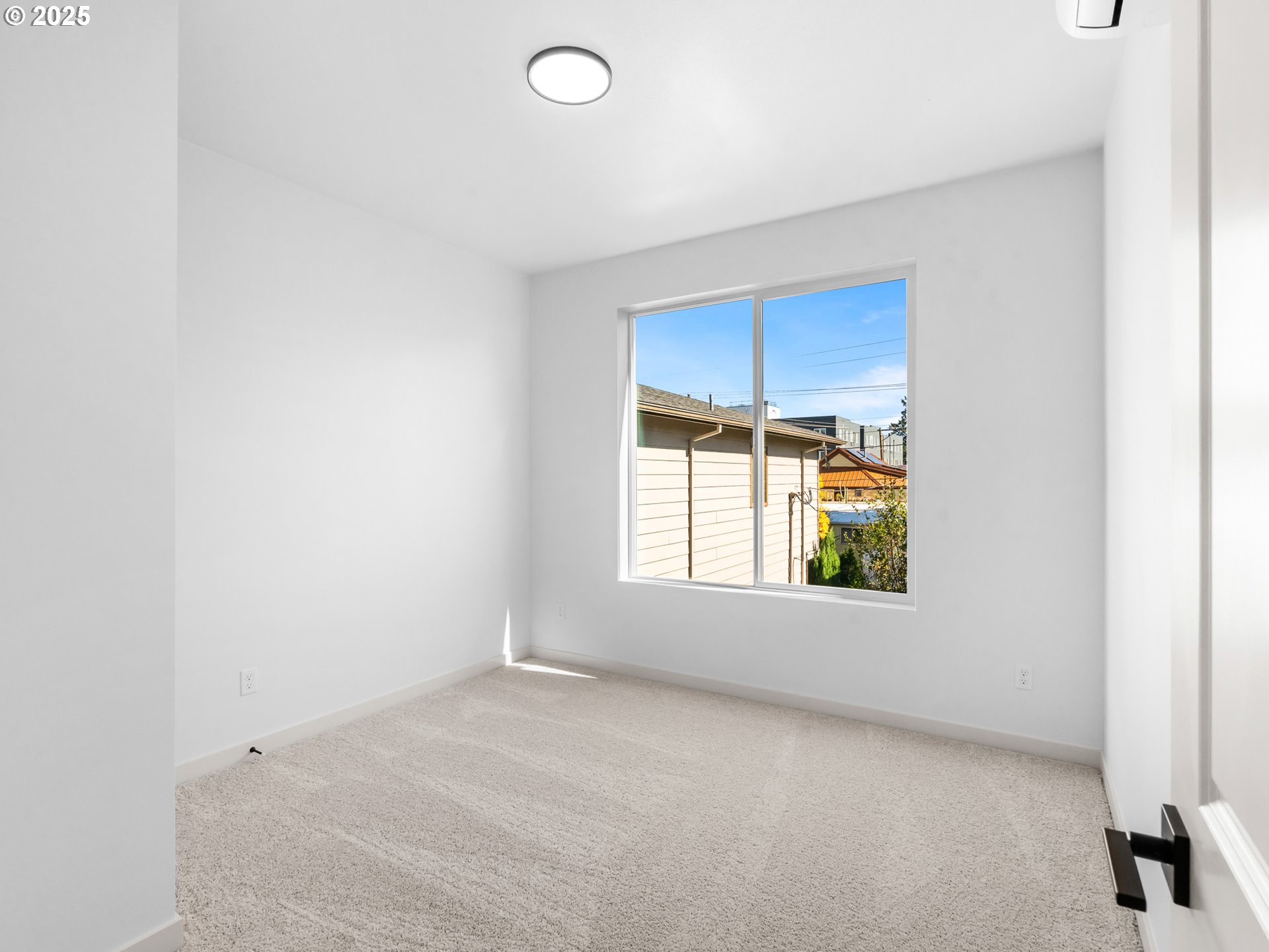 1062 SE Franklin ST, Portland