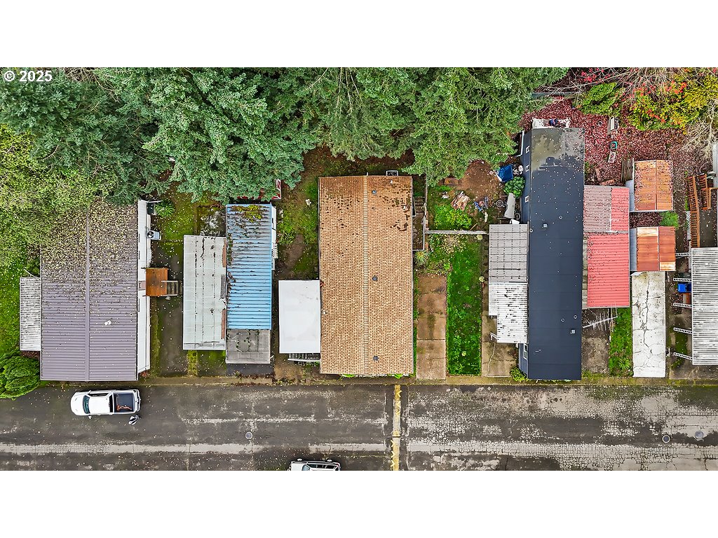 4882 NE LANCASTER DR 127