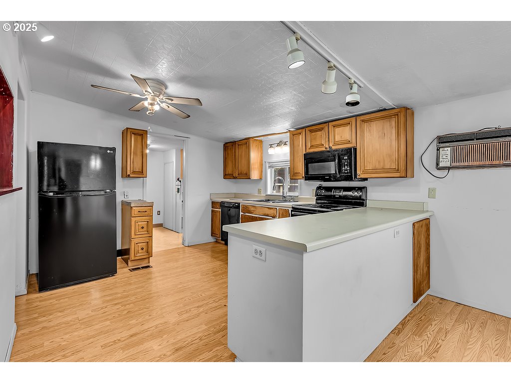 4882 NE LANCASTER DR 127