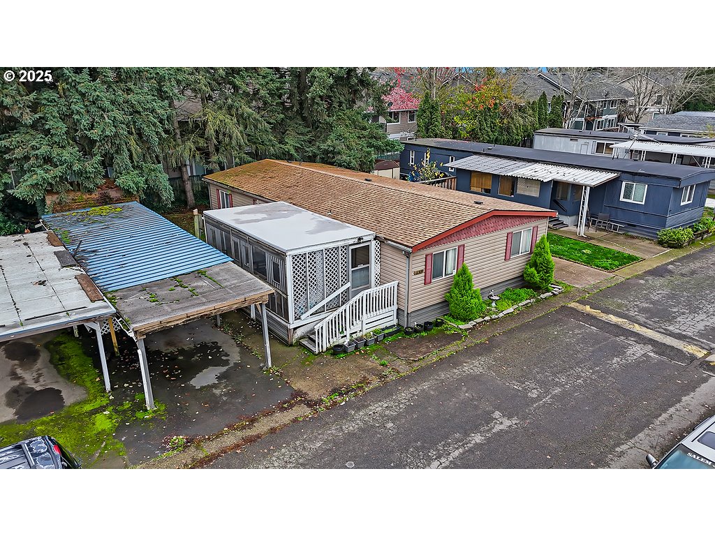 4882 NE LANCASTER DR 127