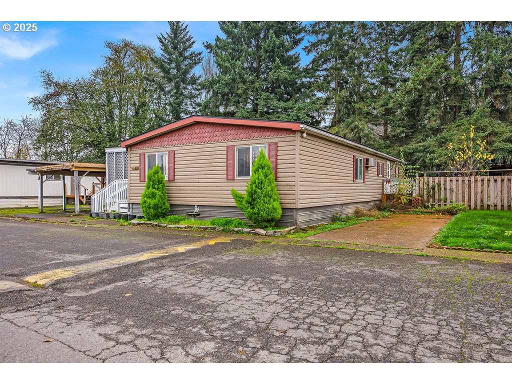 4882 NE LANCASTER DR 127