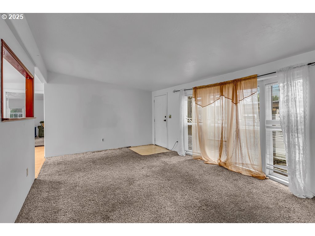 4882 NE LANCASTER DR 127