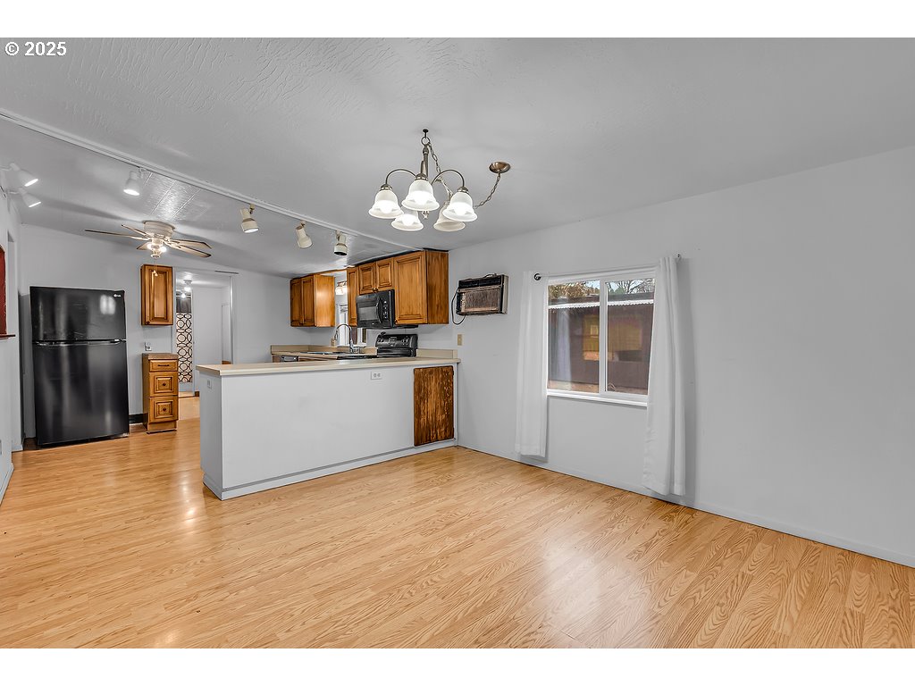 4882 NE LANCASTER DR 127