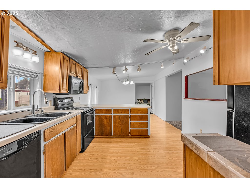 4882 NE LANCASTER DR 127