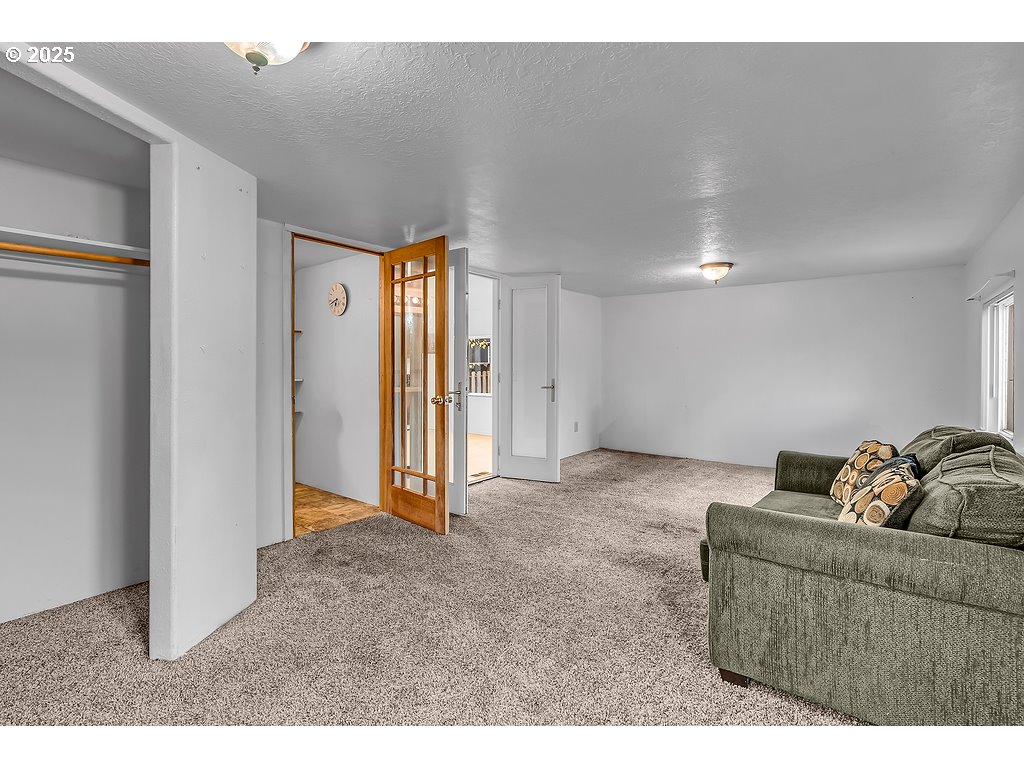 4882 NE LANCASTER DR 127