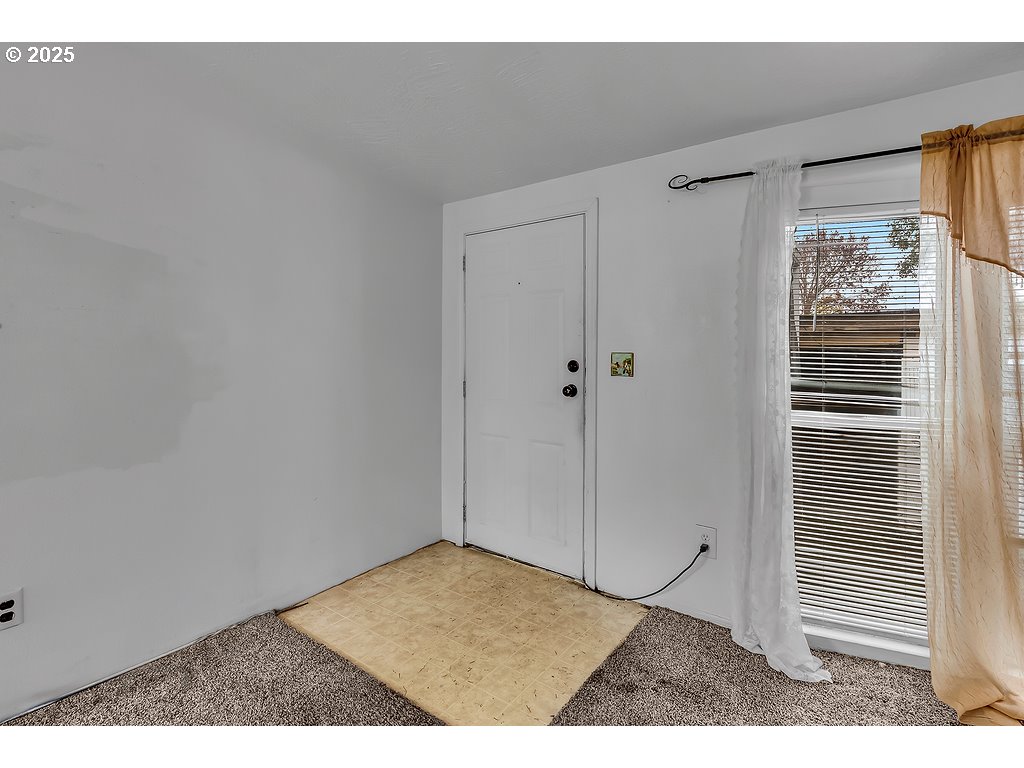 4882 NE LANCASTER DR 127