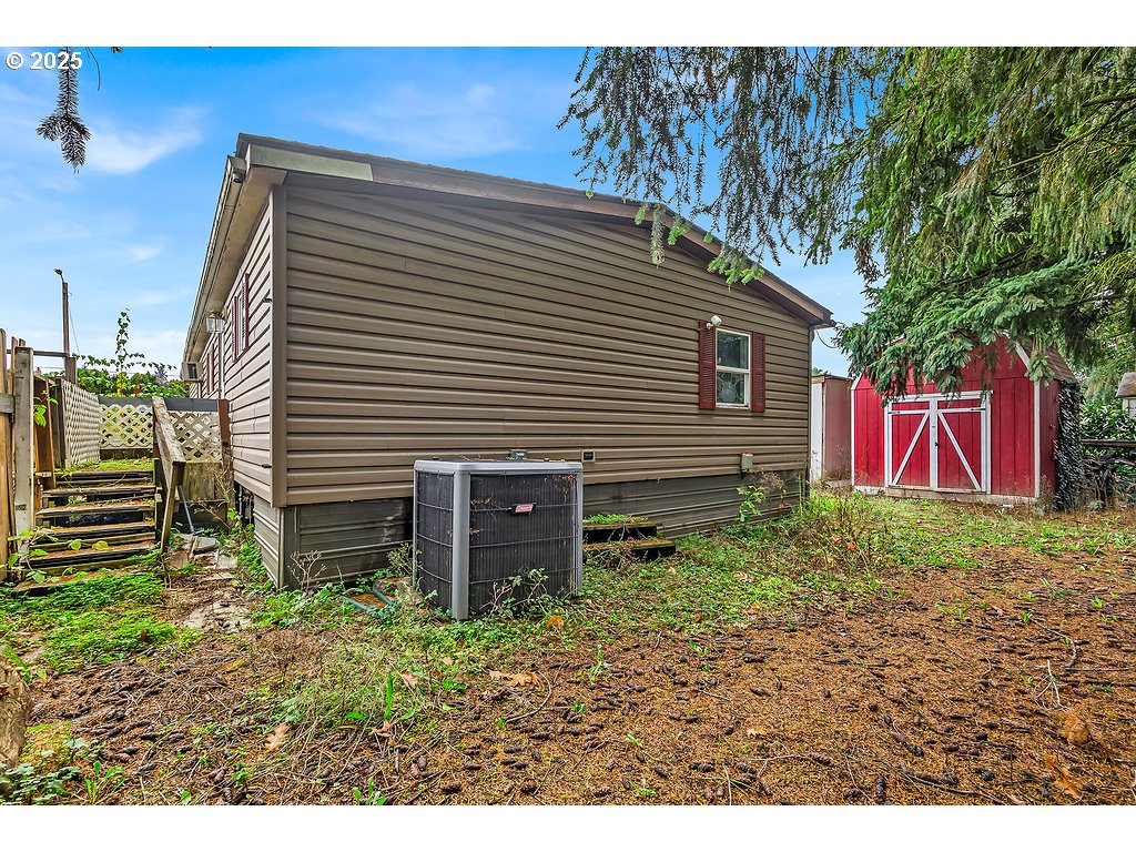 4882 NE LANCASTER DR 127