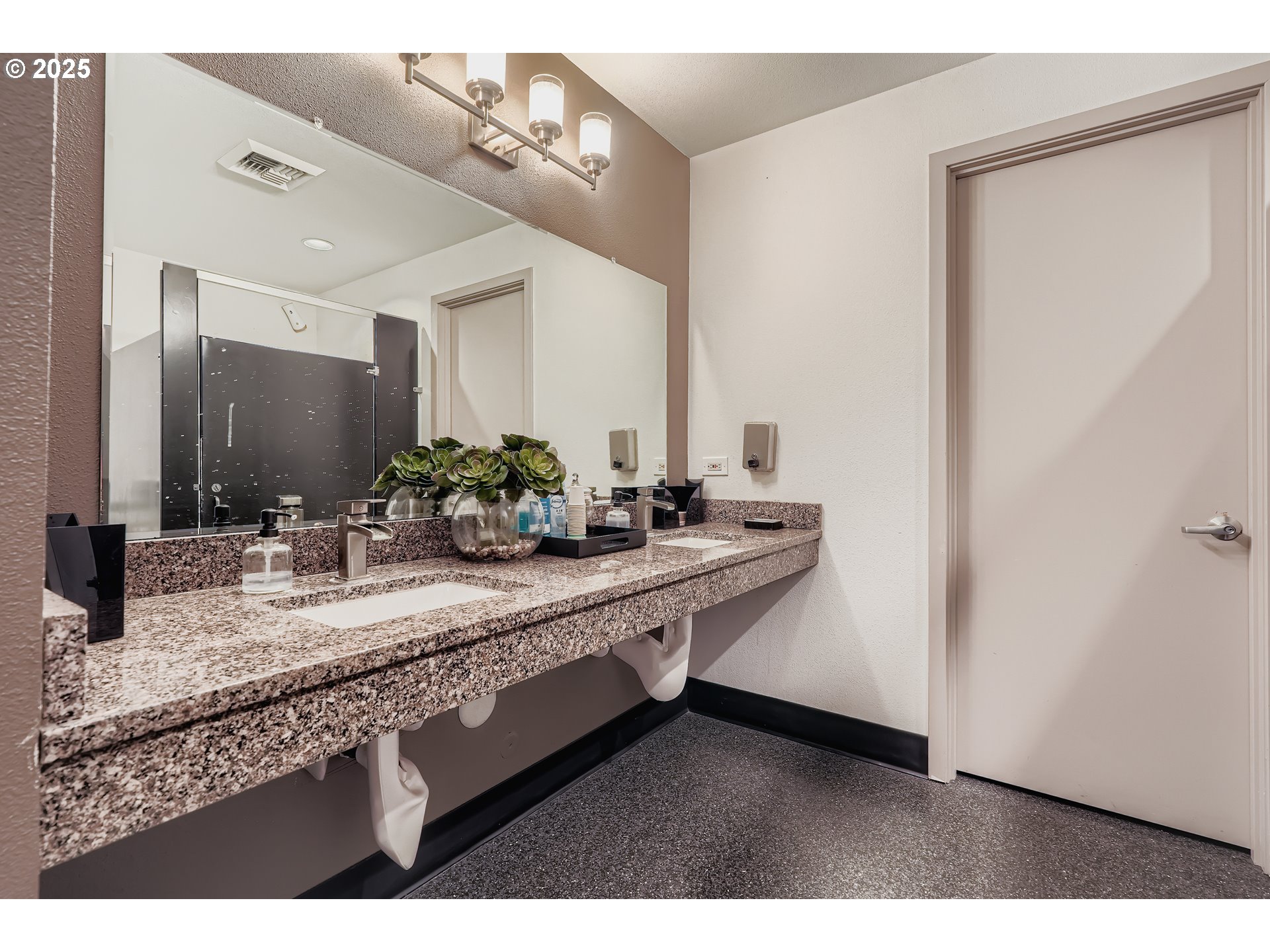 6407 NE 117TH AVE B, Vancouver Unit: B