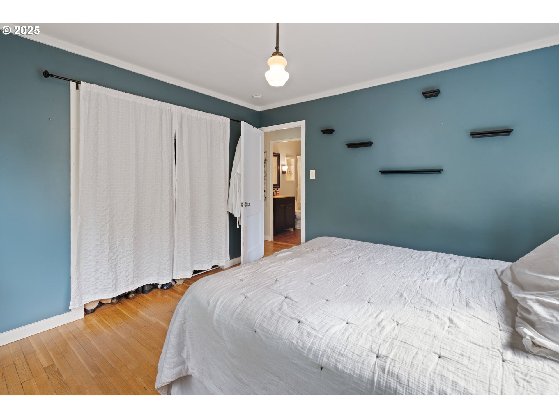 9342 N SAINT JOHNS AVE