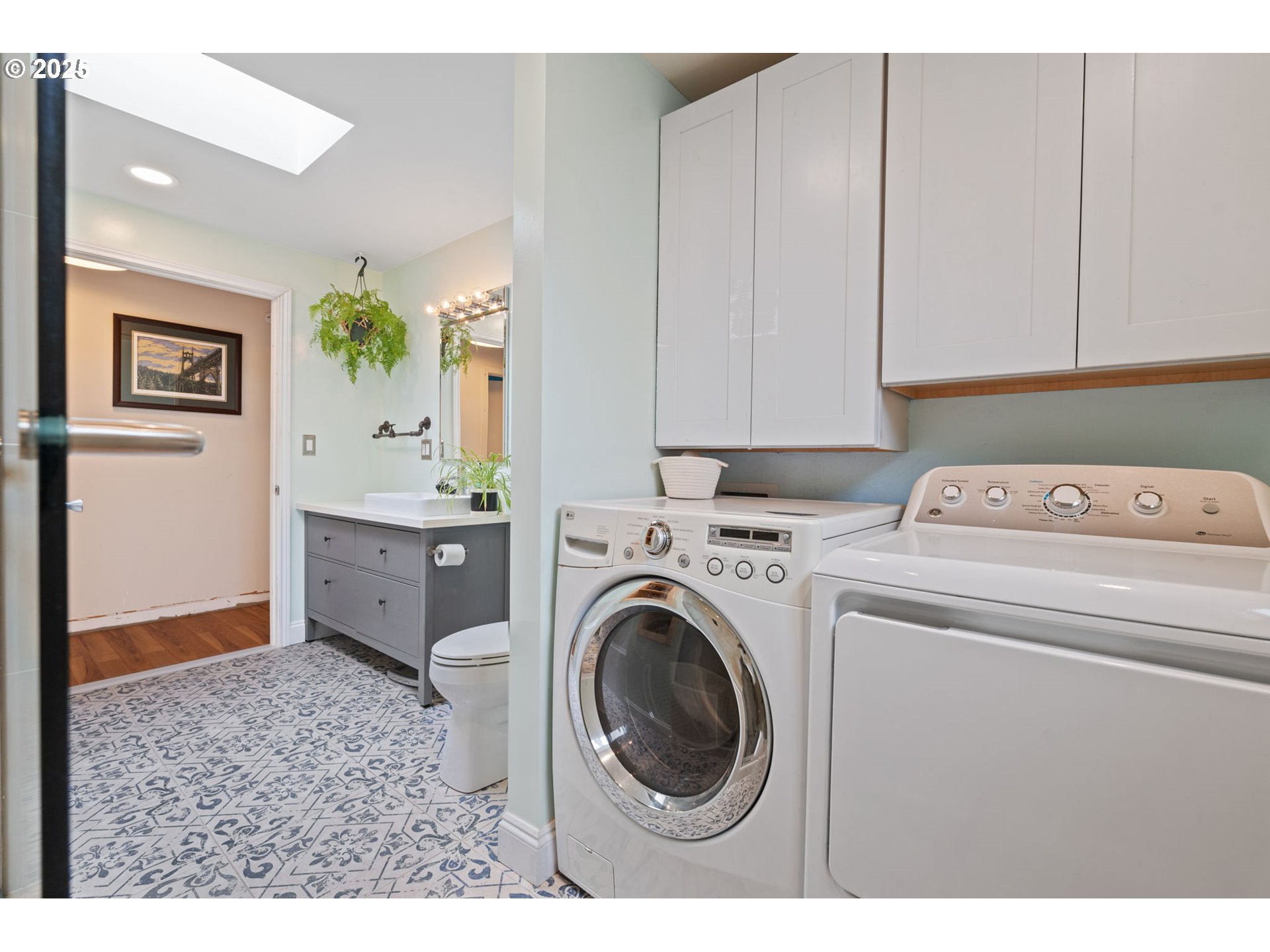 9342 N SAINT JOHNS AVE