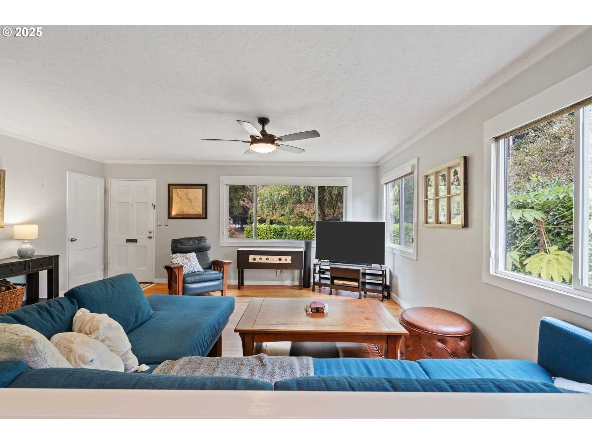 9342 N SAINT JOHNS AVE