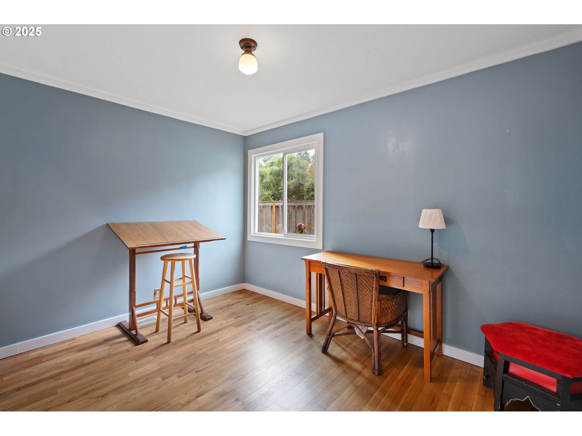 9342 N SAINT JOHNS AVE