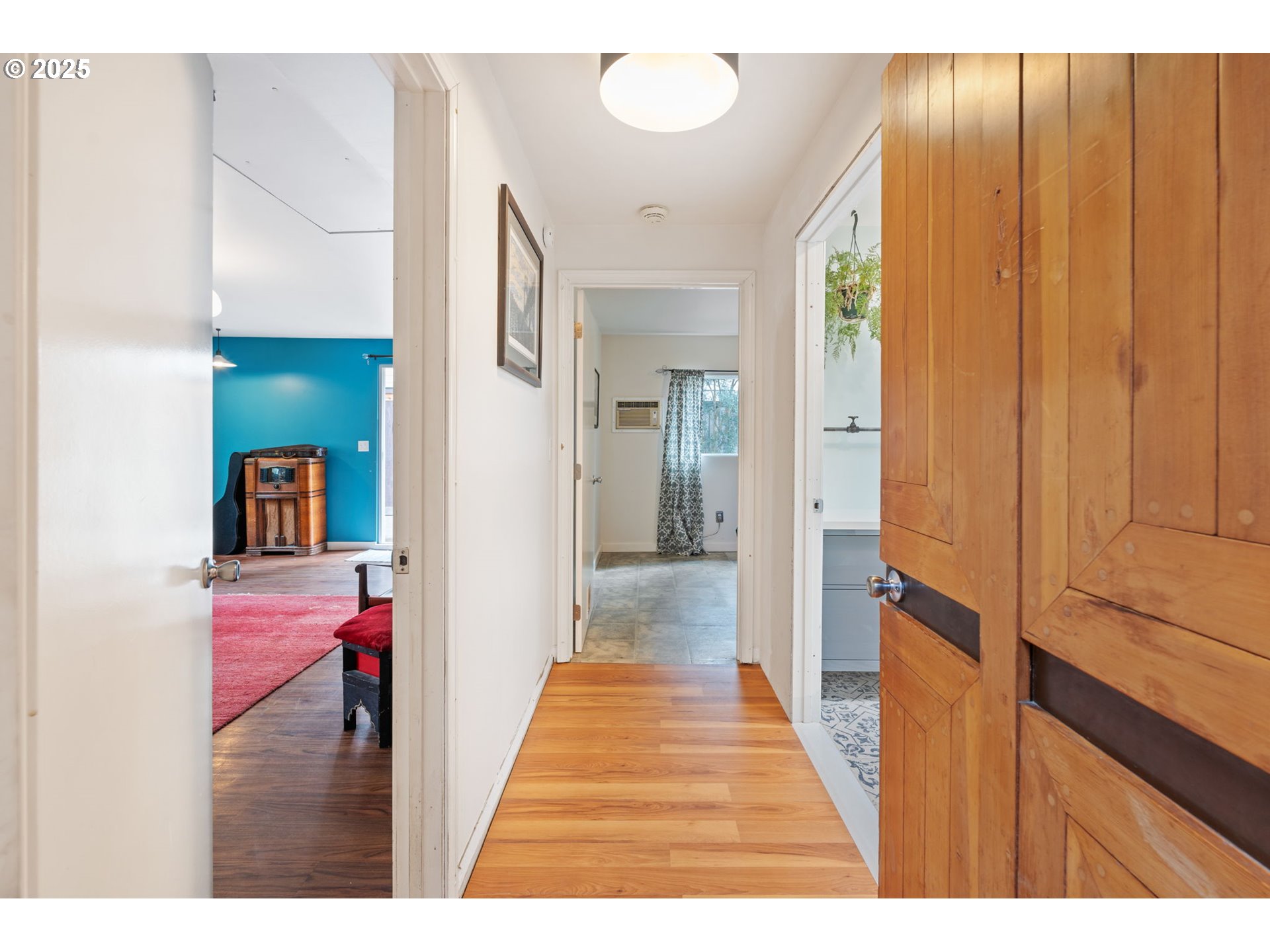 9342 N SAINT JOHNS AVE