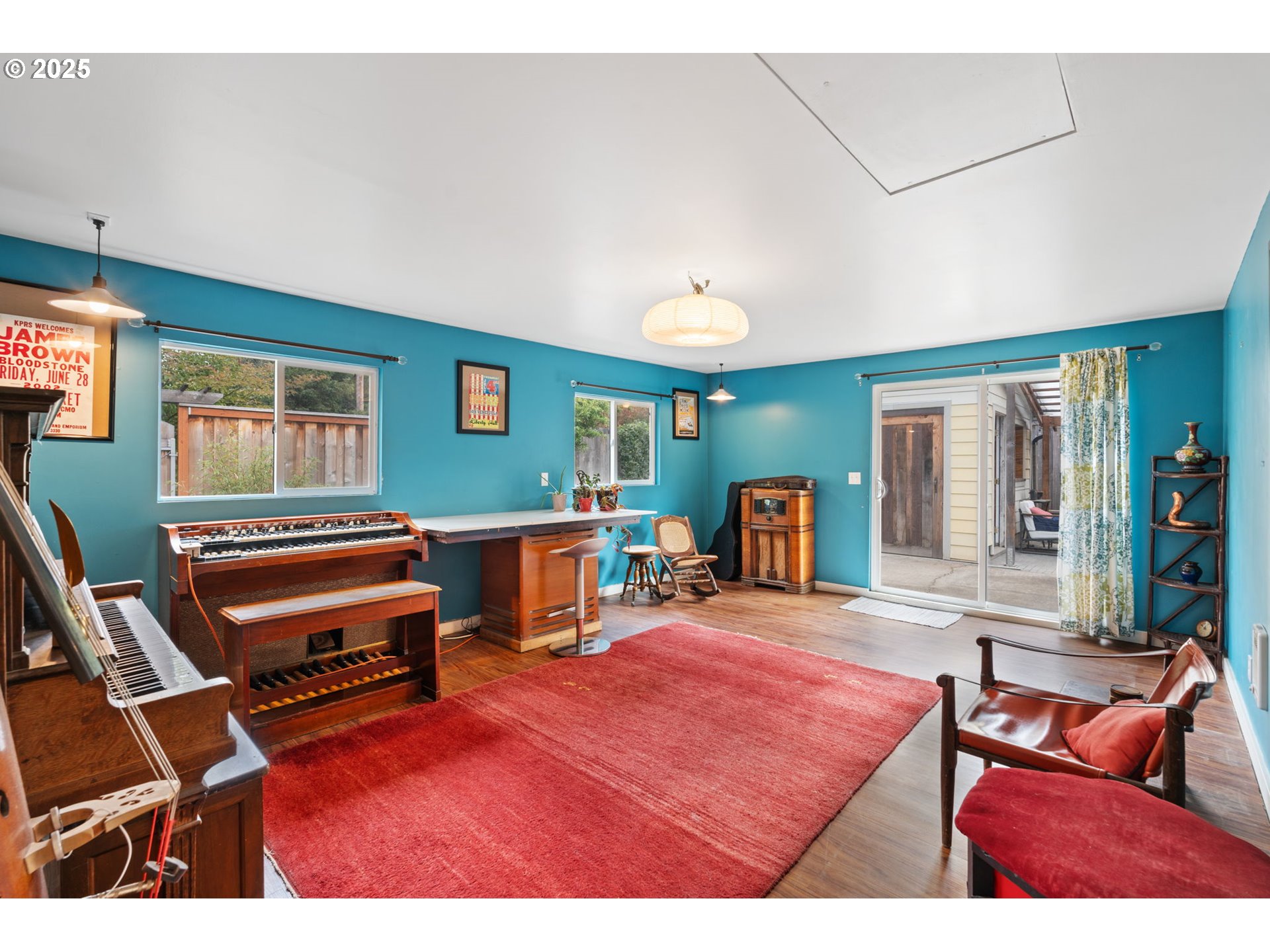 9342 N SAINT JOHNS AVE