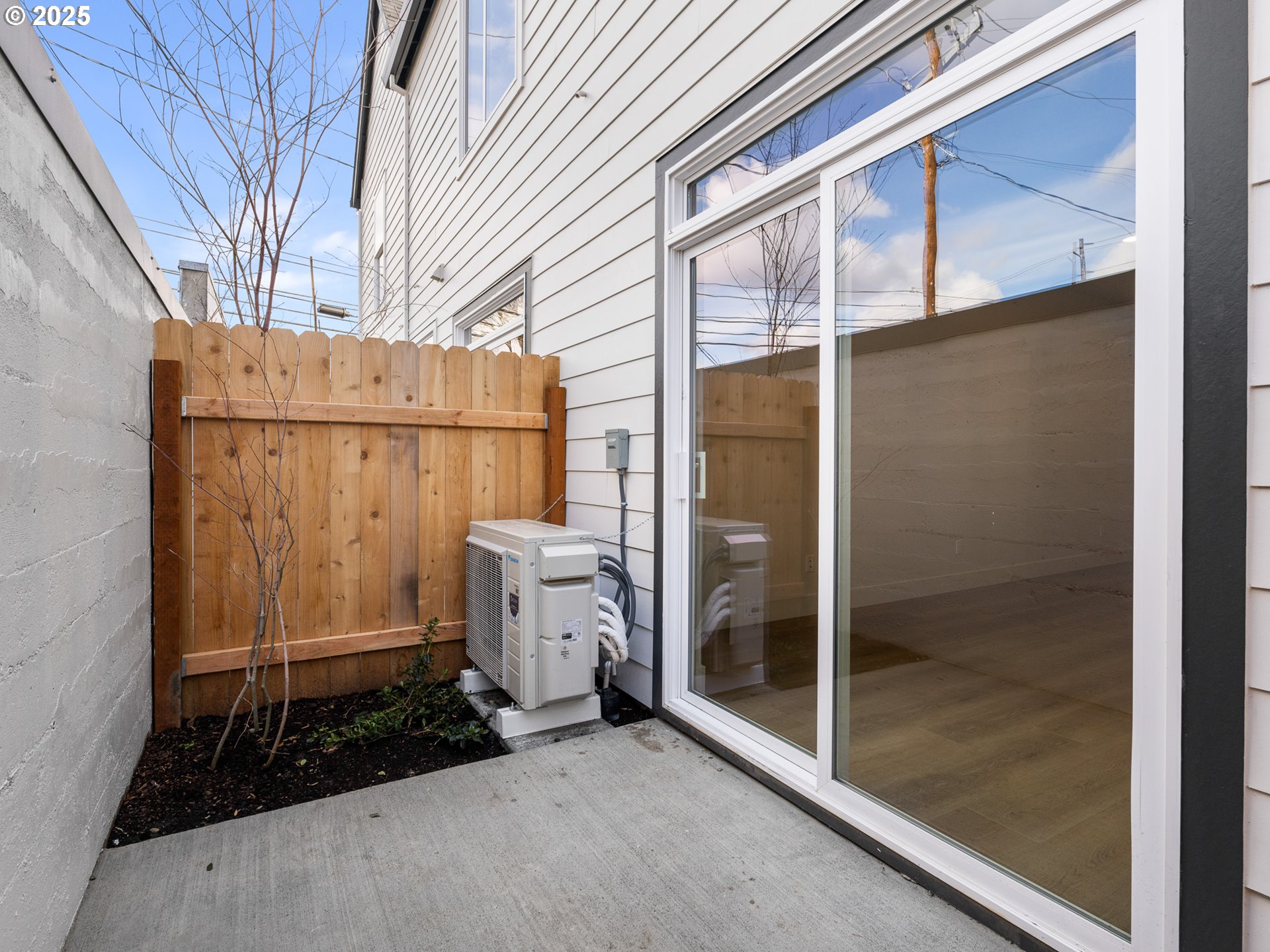 4075 SE Milwaukie AVE