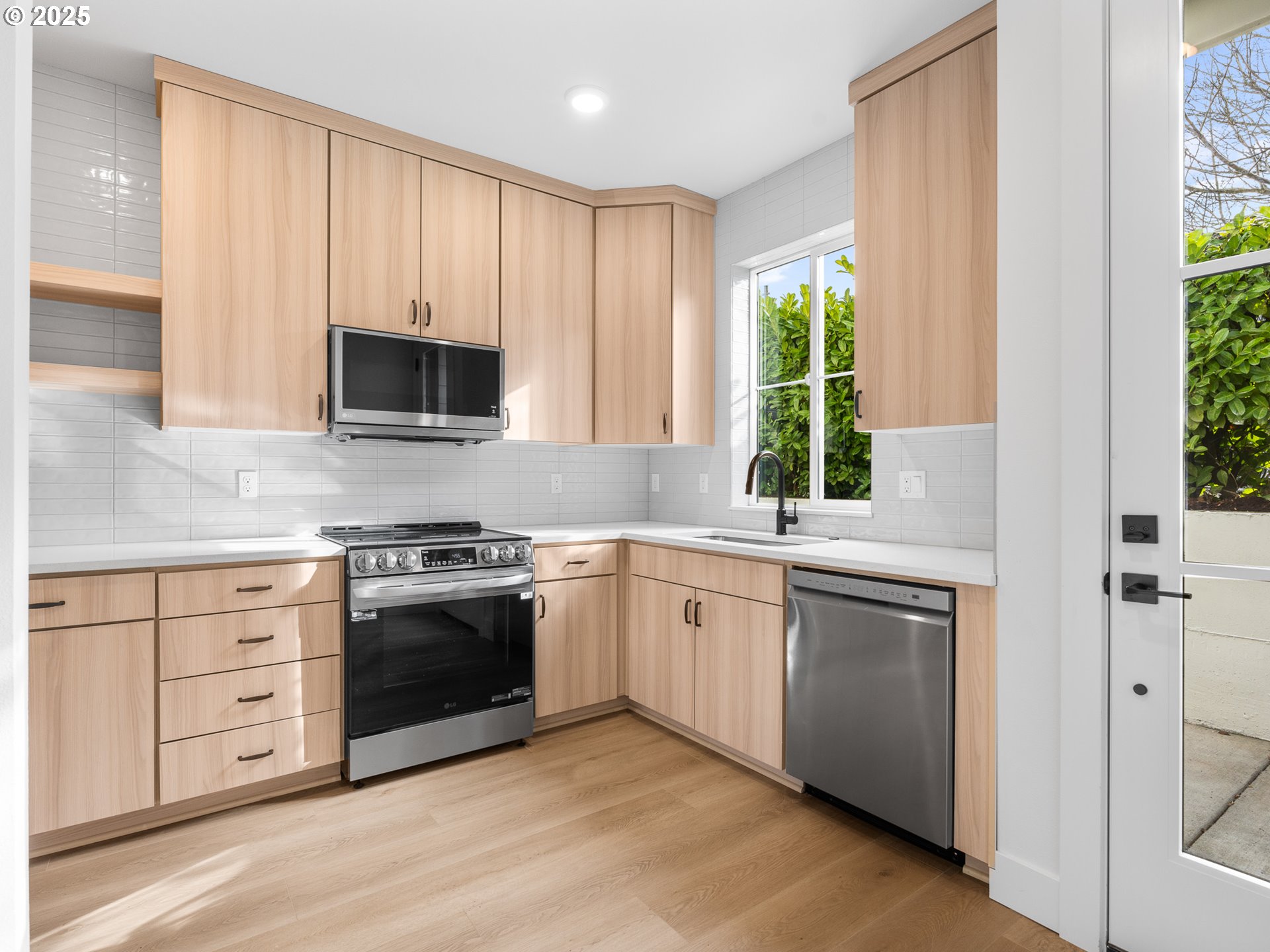 4075 SE Milwaukie AVE