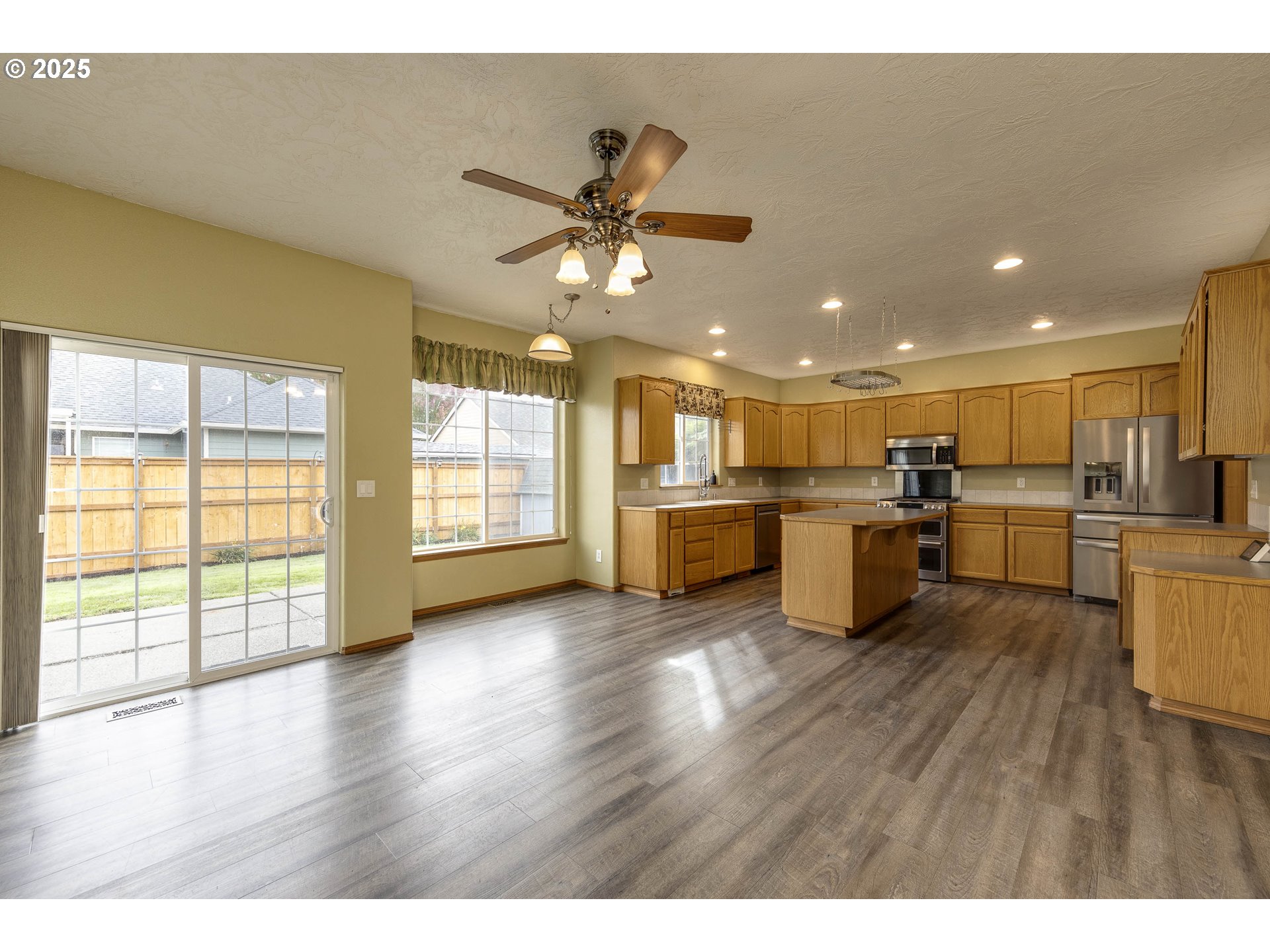 2390 NW GRENFELL LOOP, McMinnville