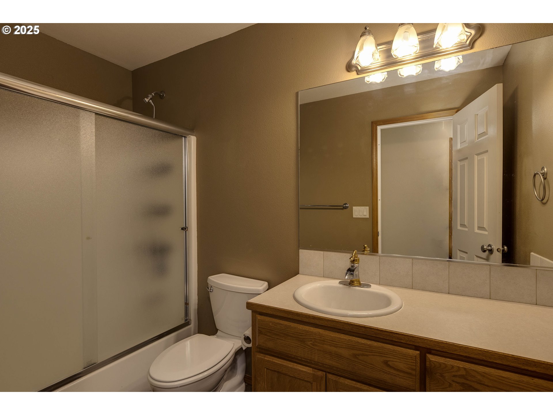 2390 NW GRENFELL LOOP, McMinnville