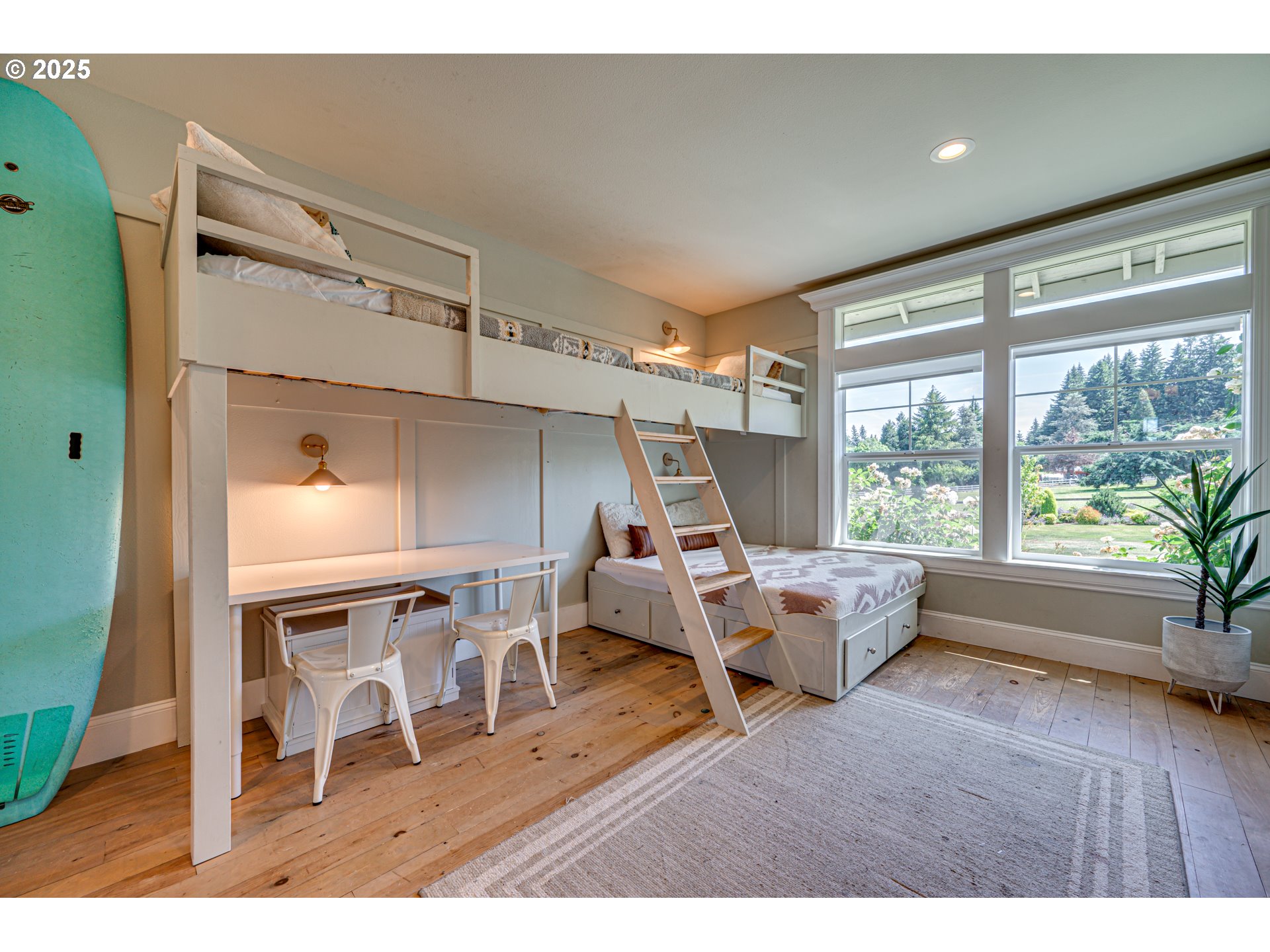 22796 SE GEORGIA LEE LN