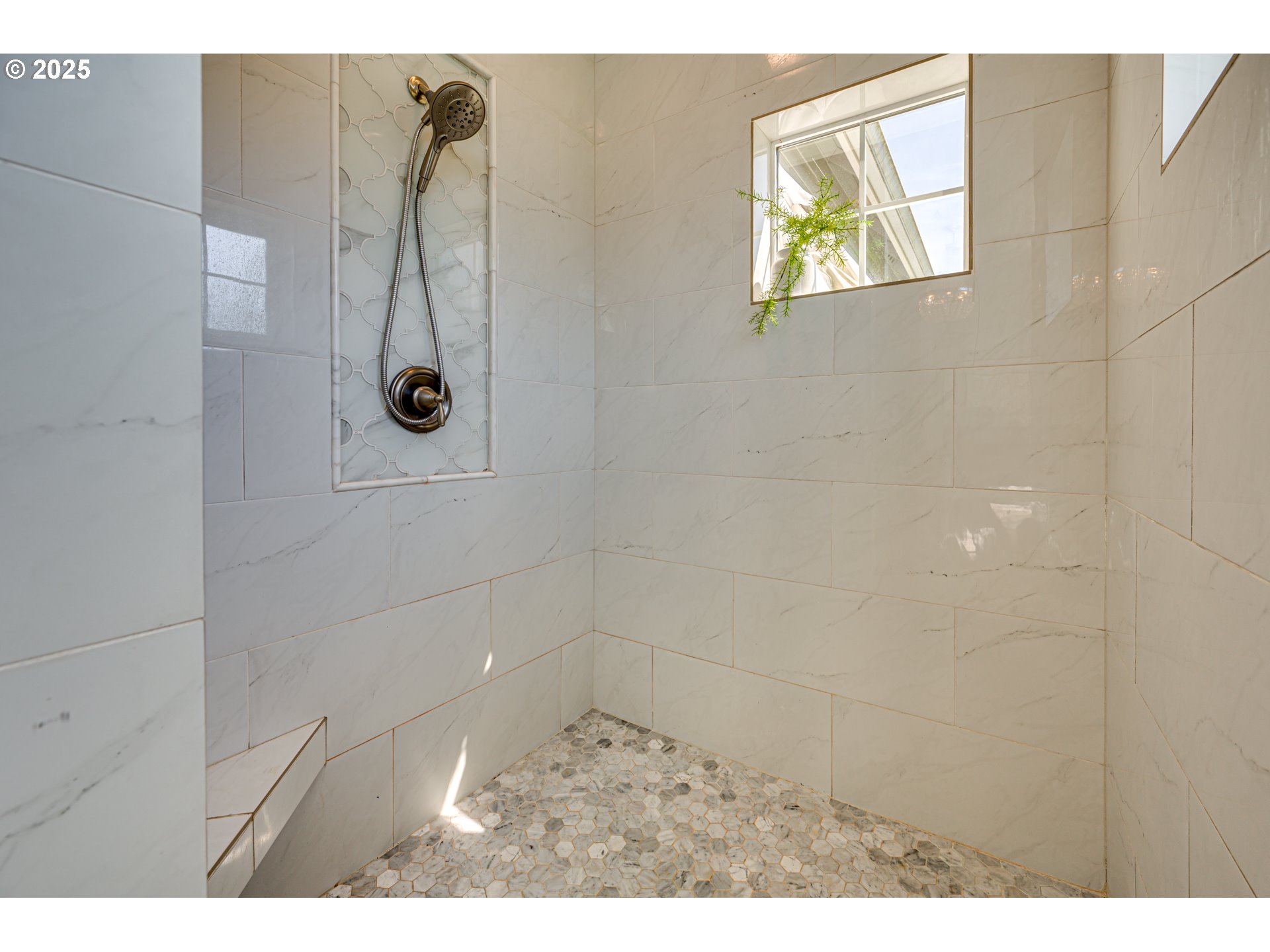 22796 SE GEORGIA LEE LN