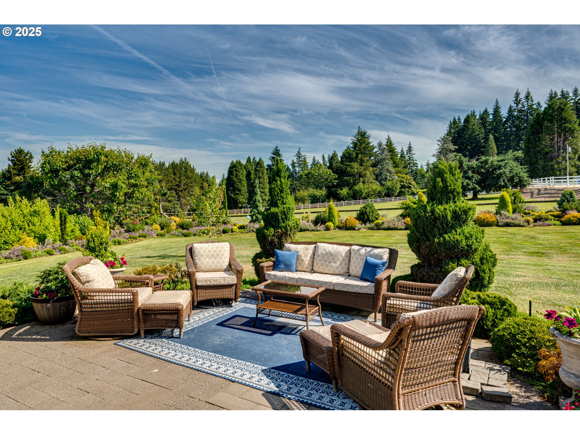 22796 SE GEORGIA LEE LN