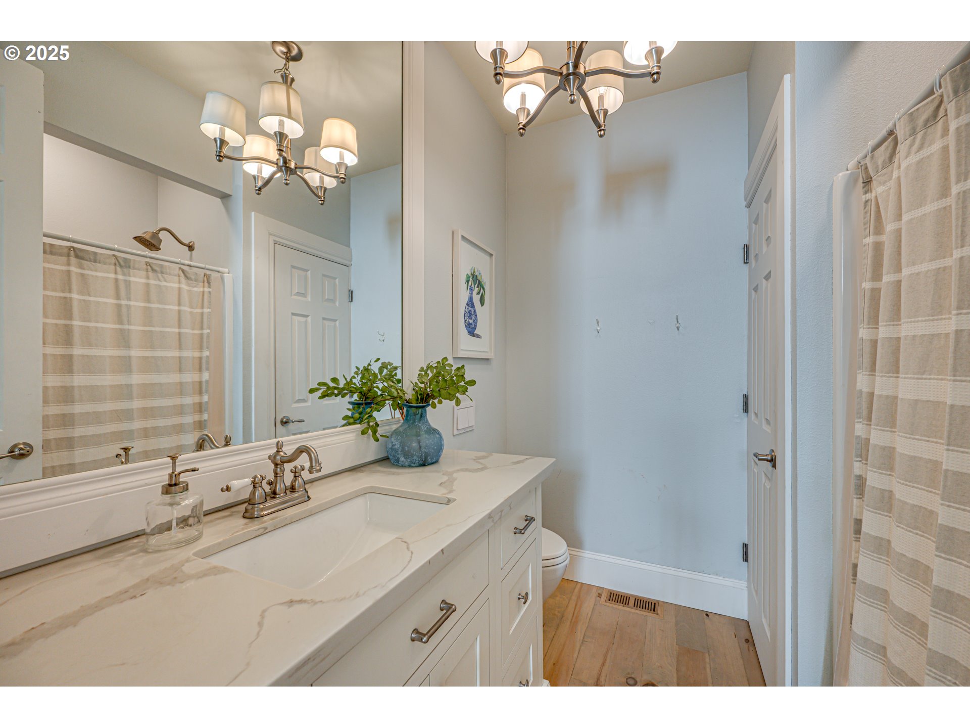 22796 SE GEORGIA LEE LN