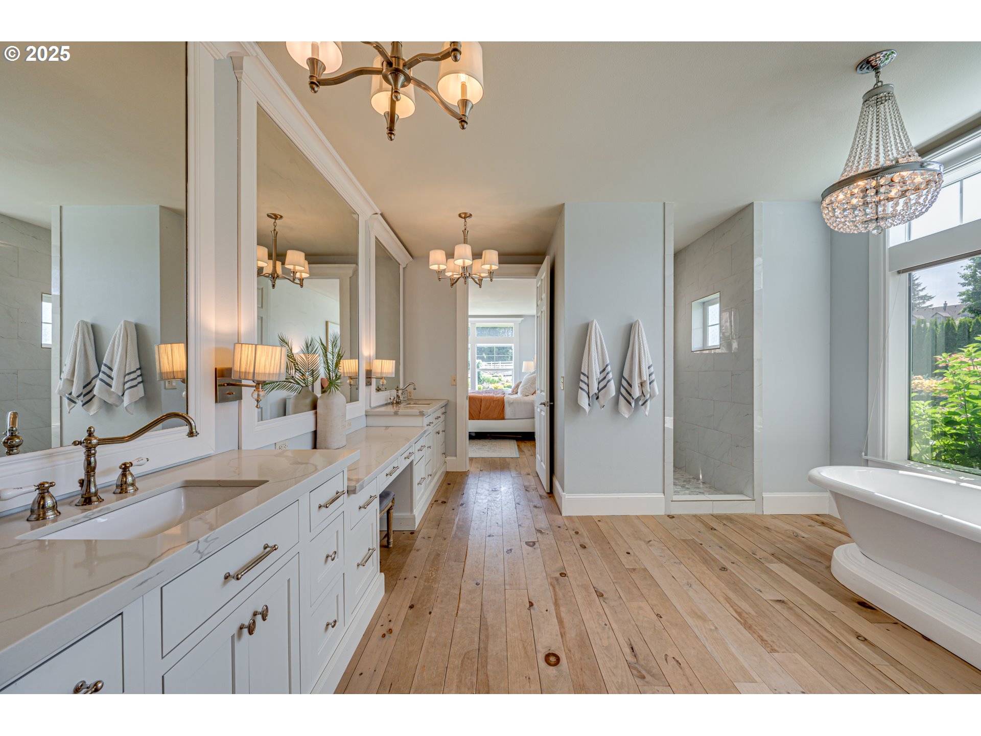 22796 SE GEORGIA LEE LN