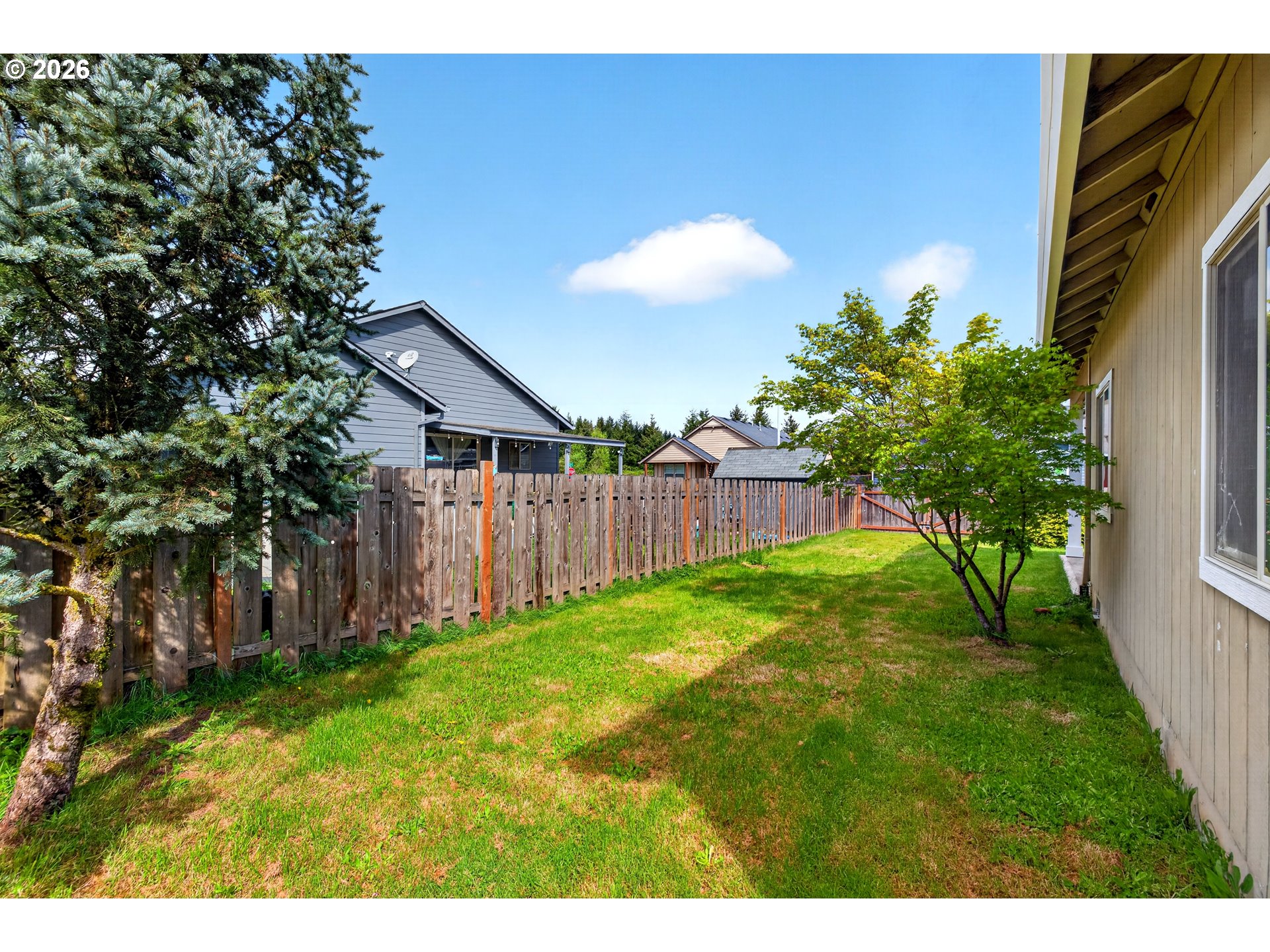 898 JAMES DR