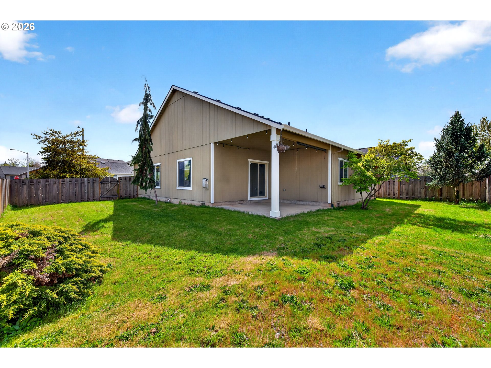 898 JAMES DR