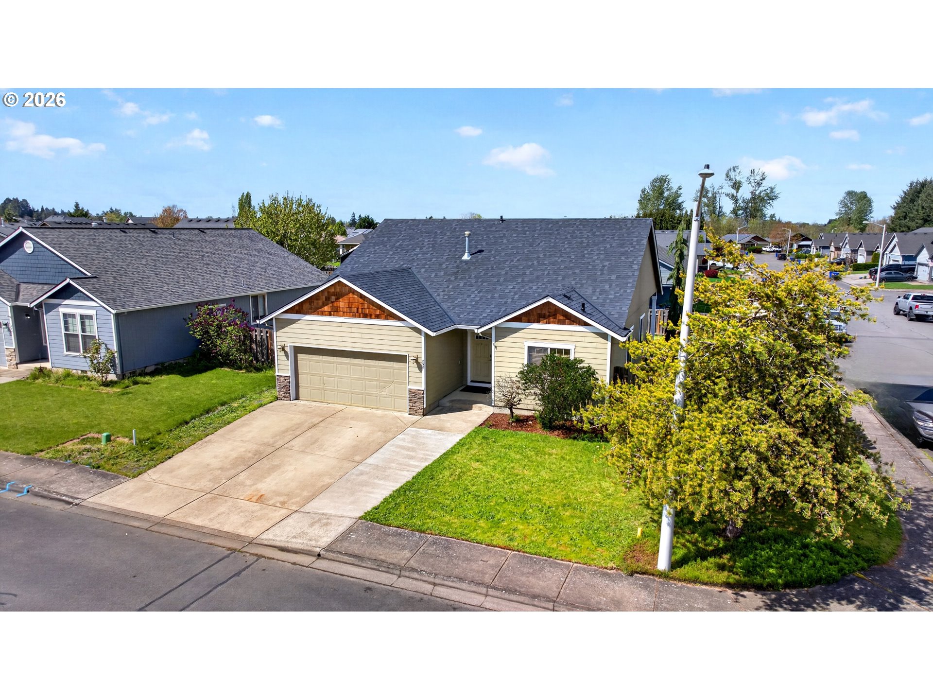 898 JAMES DR