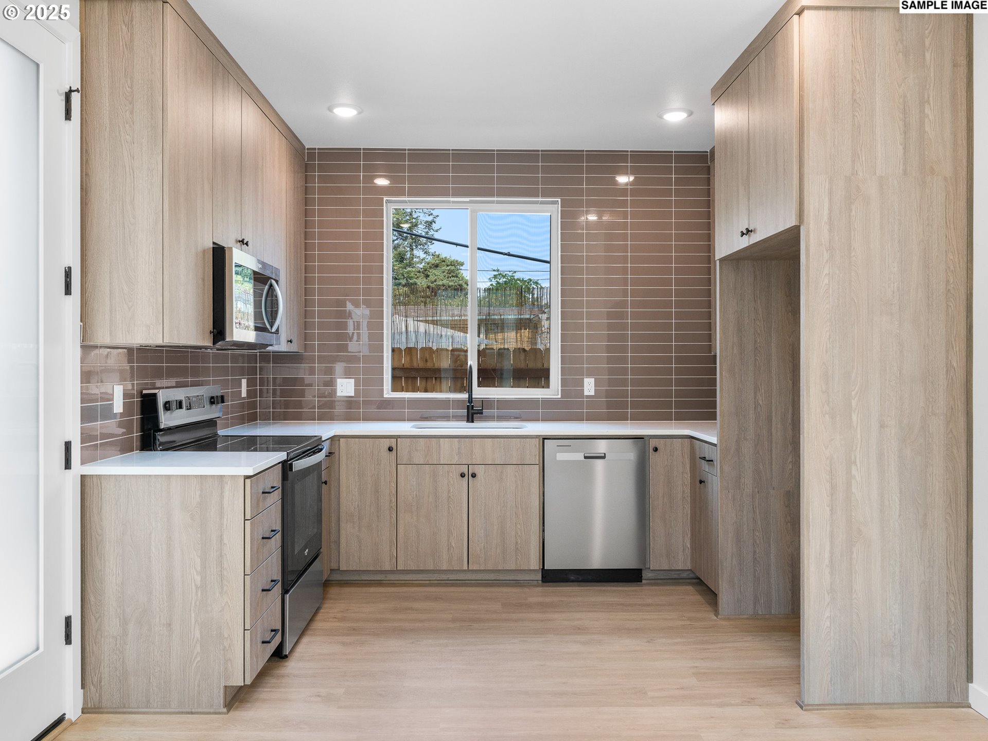 4043 SE 115th AVE, Portland