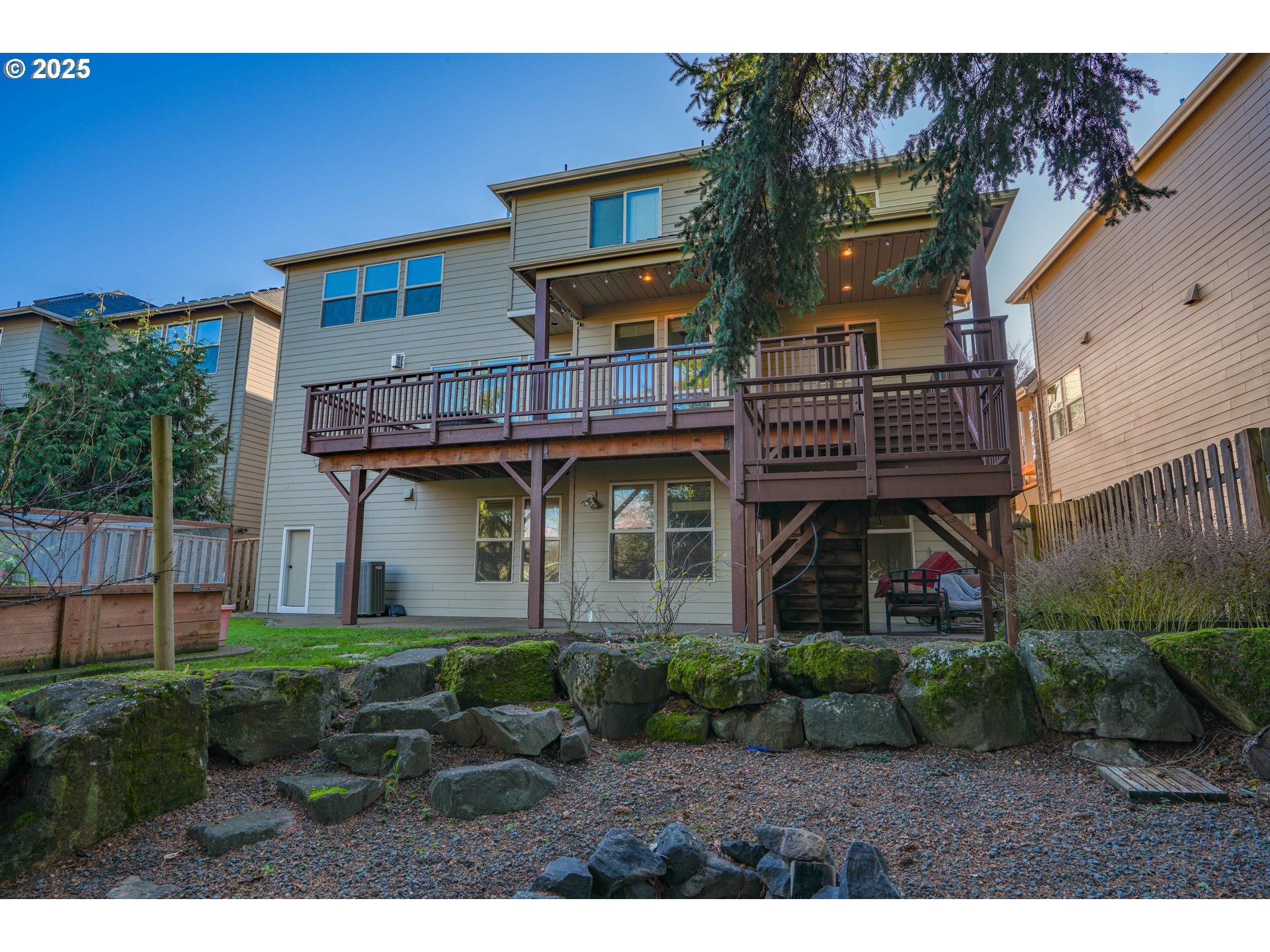 16998 SW RICHEN PARK CIR