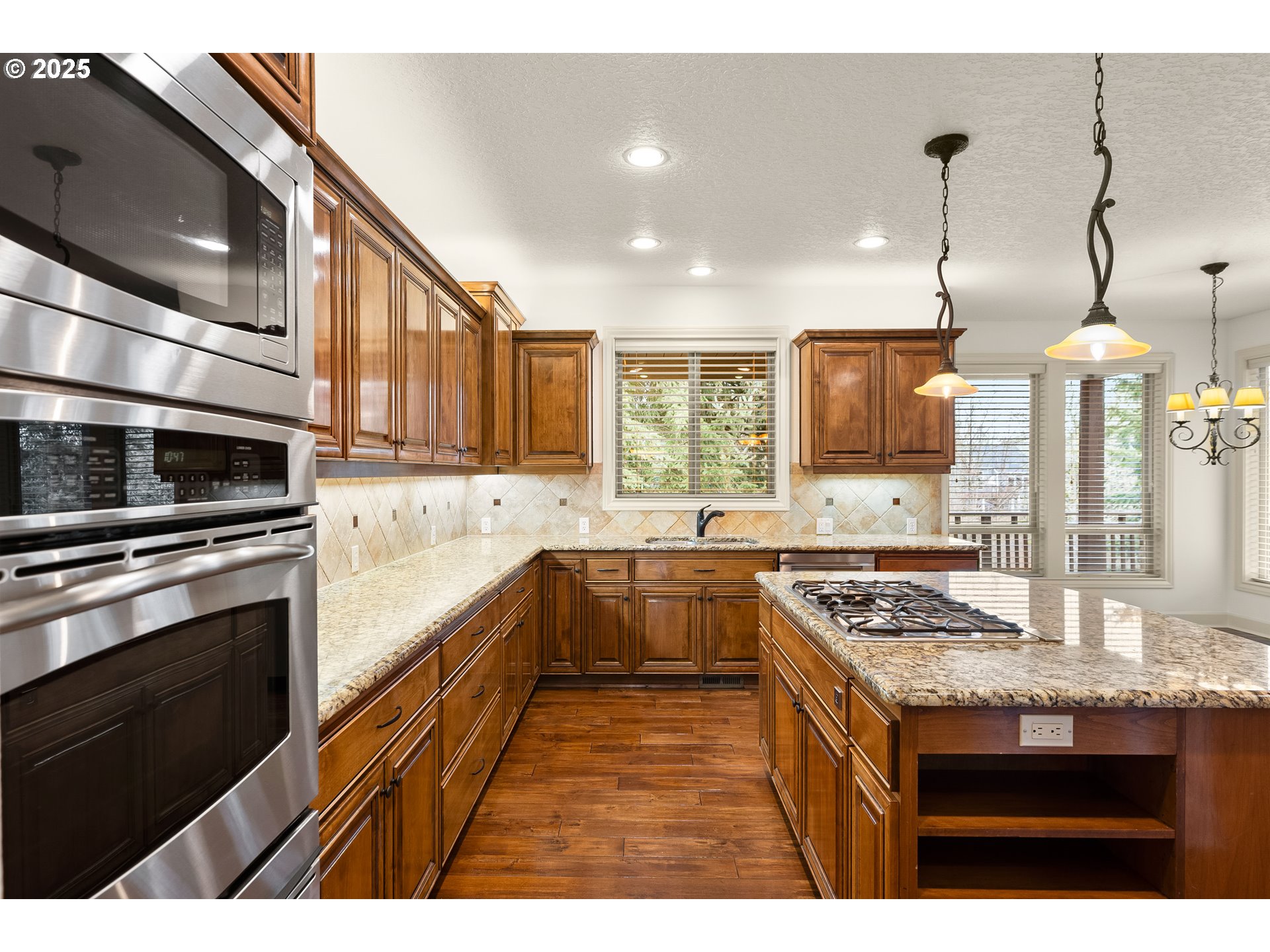 16998 SW RICHEN PARK CIR