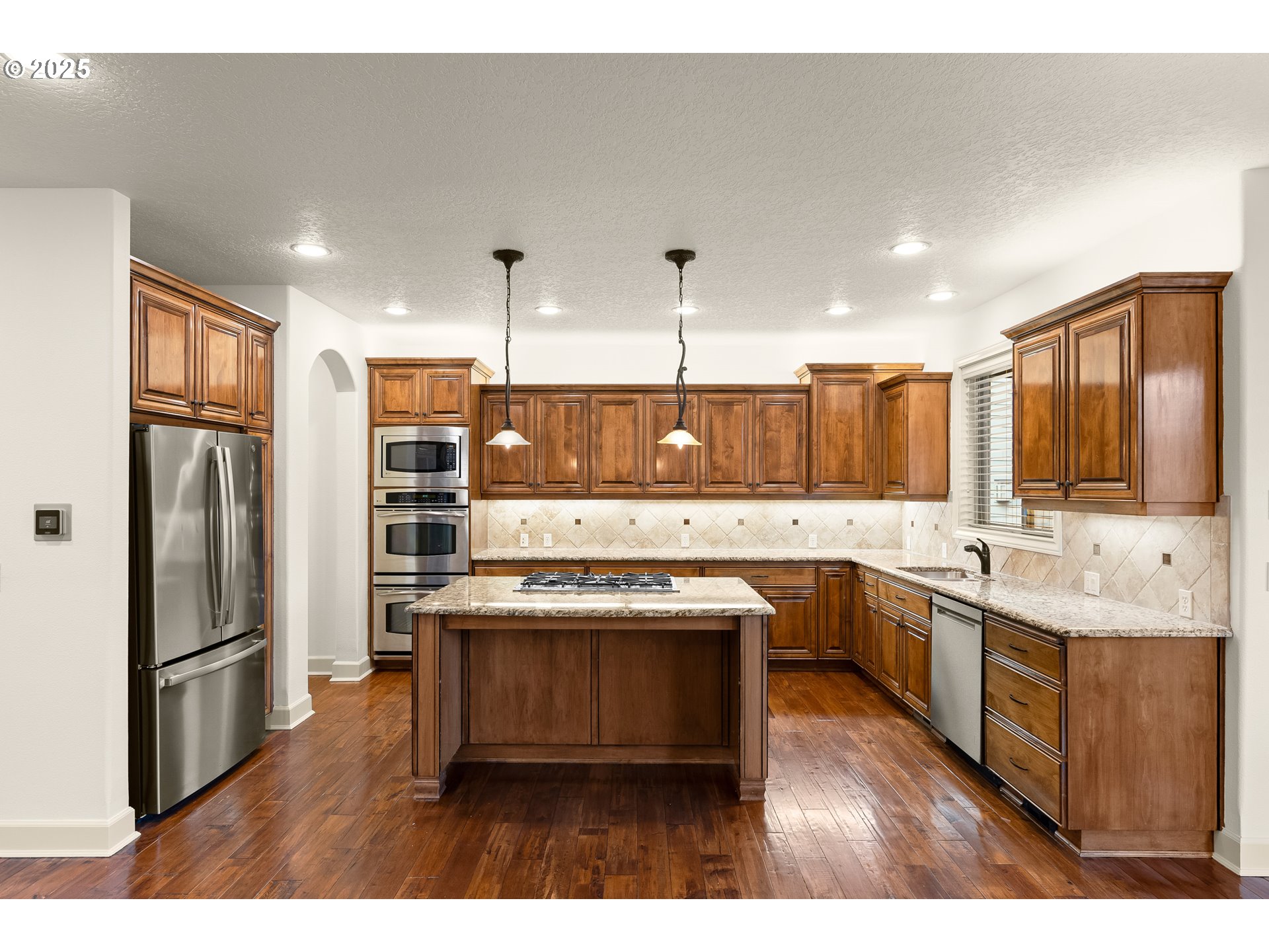 16998 SW RICHEN PARK CIR