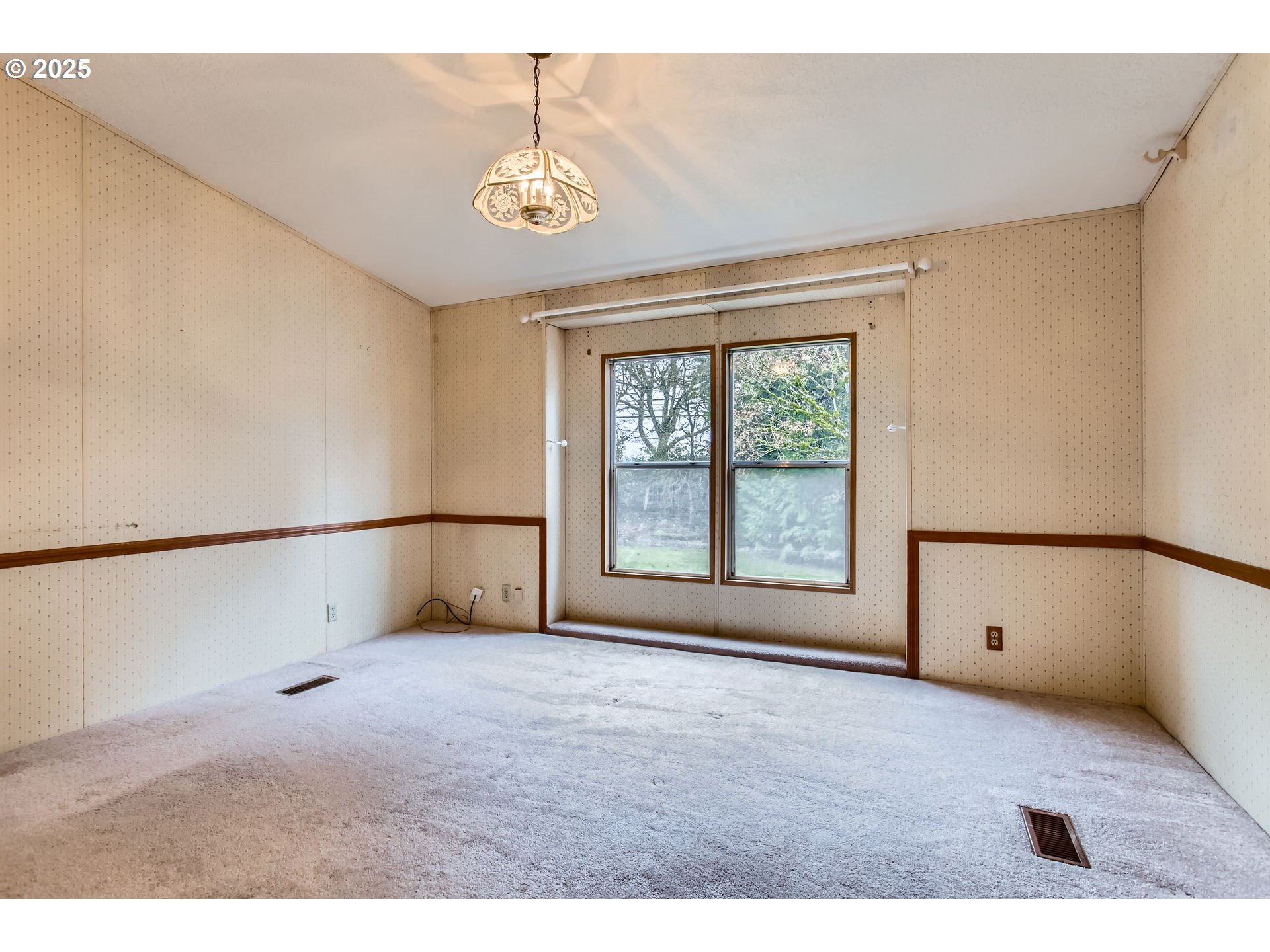 18485 SW PACIFIC DR 105, Tualatin Unit: 105