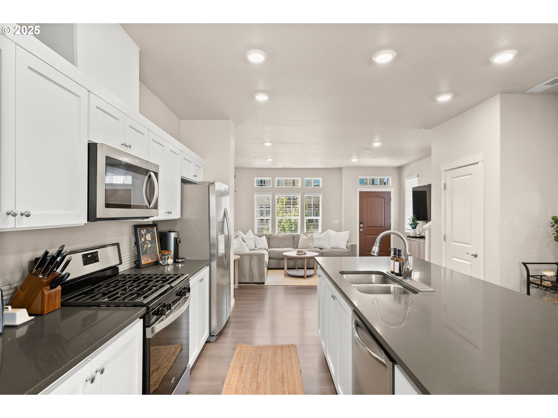 11469 SW MONT BLANC ST