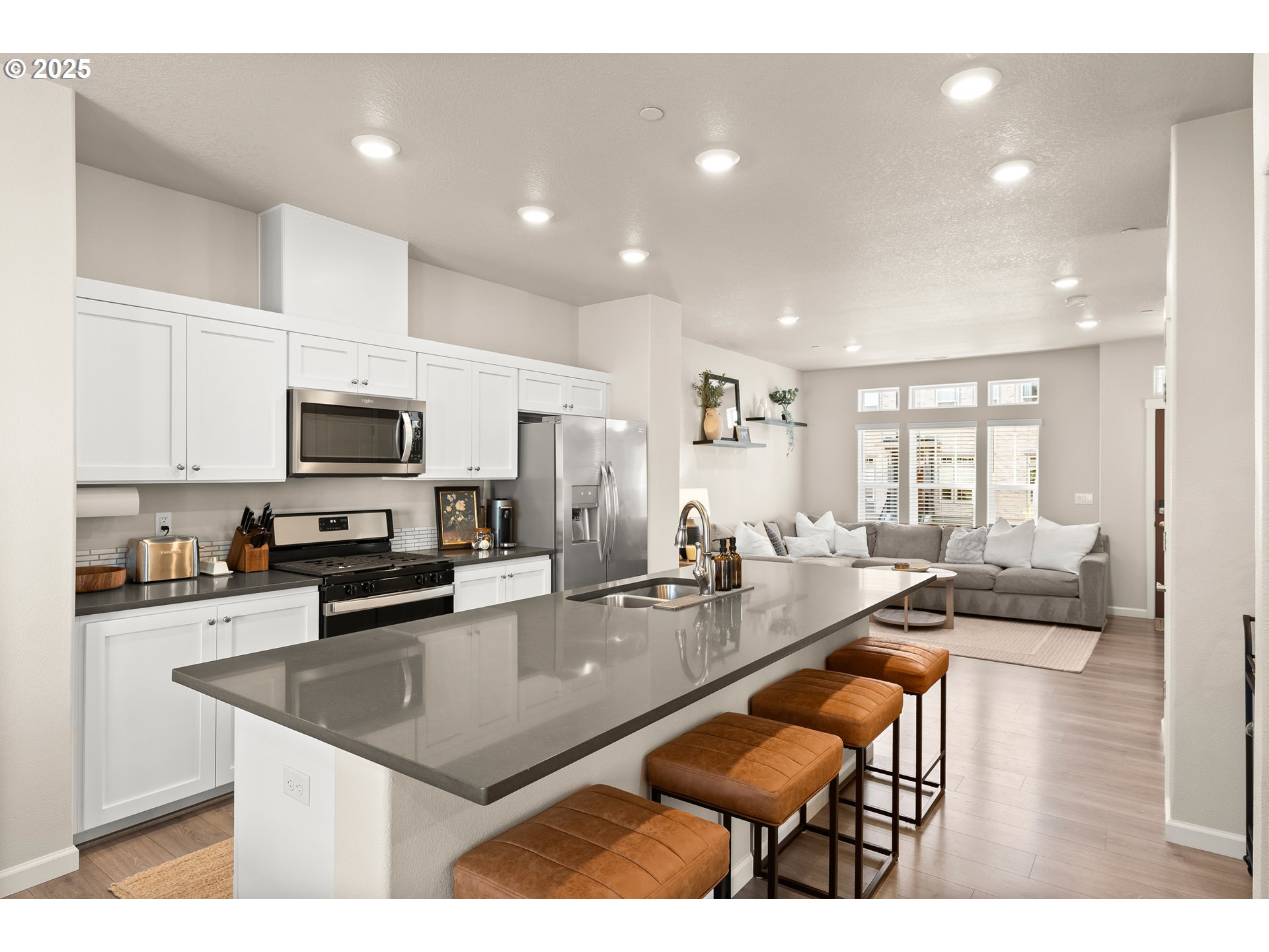 11469 SW MONT BLANC ST