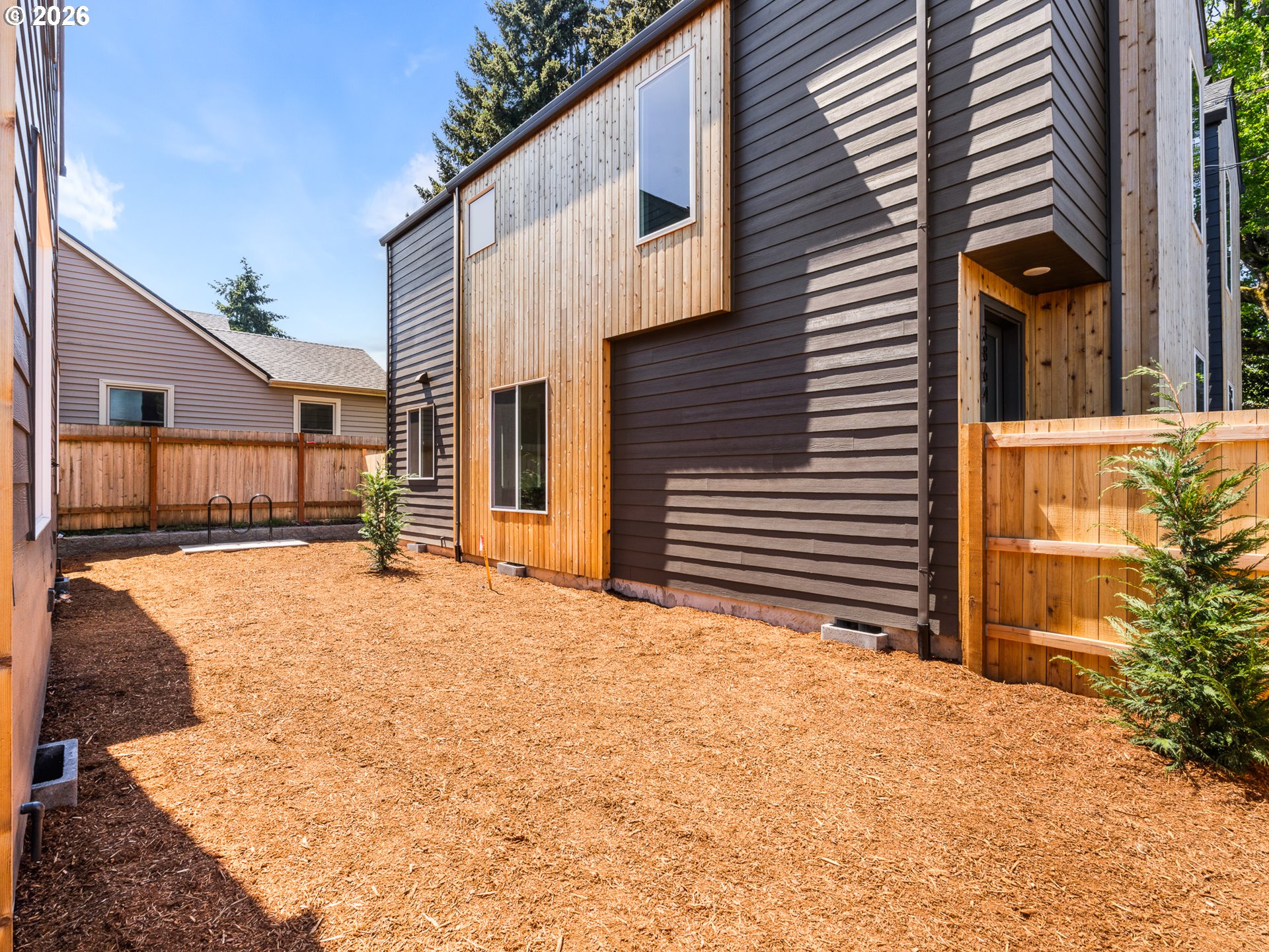 3864 NE Alberta CT