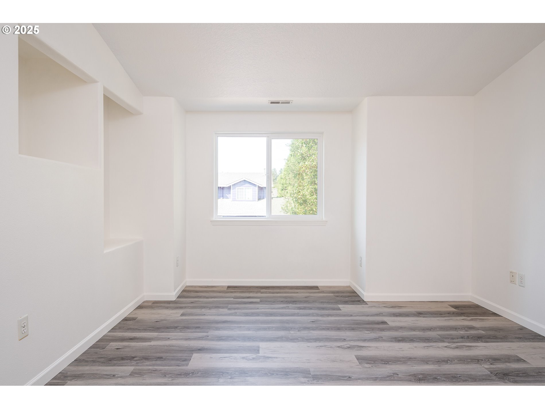 1104 SW IVORY LOOP, Gresham